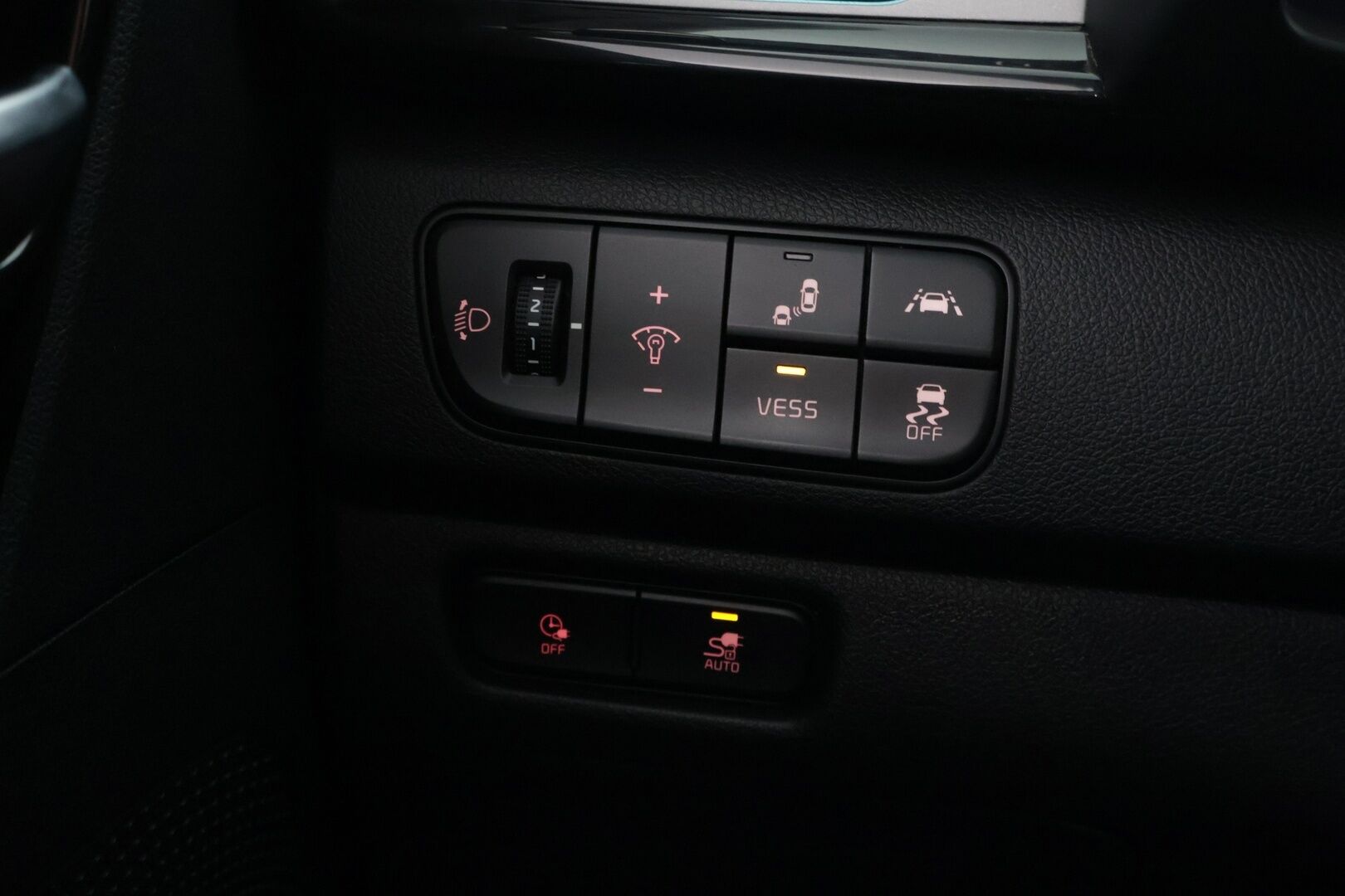 Kia Niro 2019 Business Premium 64 kWh 204 hv - *ACC / Kattoluukku / JBL / P.Kamera / Nahkasisusta / Ilmastoidut penkit / Keyless / Navi*