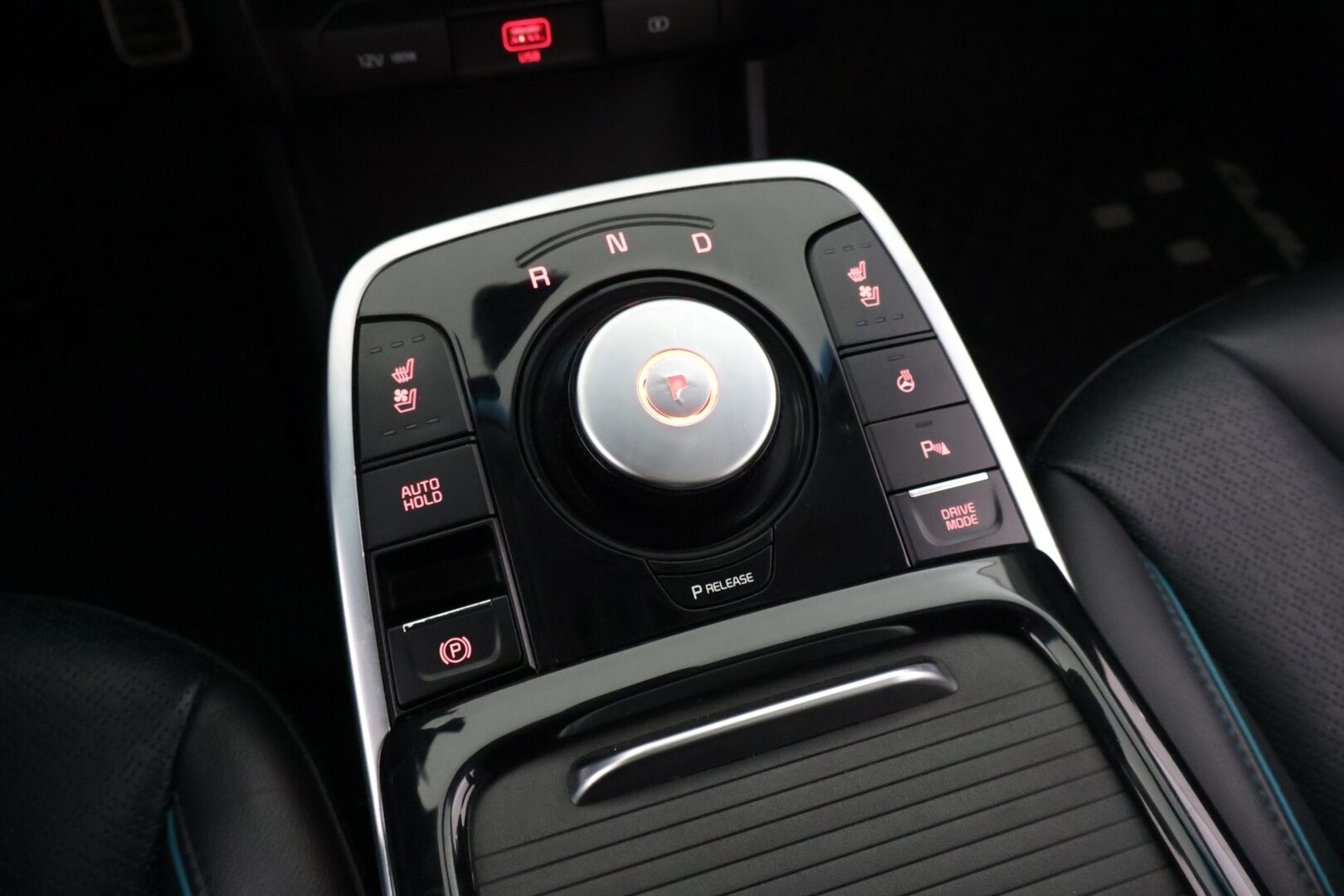 Kia Niro 2019 Business Premium 64 kWh 204 hv - *ACC / Kattoluukku / JBL / P.Kamera / Nahkasisusta / Ilmastoidut penkit / Keyless / Navi*