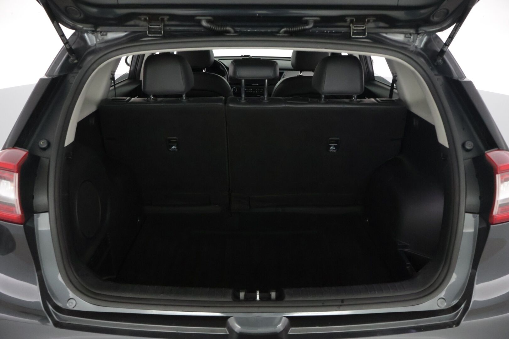 Kia Niro 2019 Business Premium 64 kWh 204 hv - *ACC / Kattoluukku / JBL / P.Kamera / Nahkasisusta / Ilmastoidut penkit / Keyless / Navi*