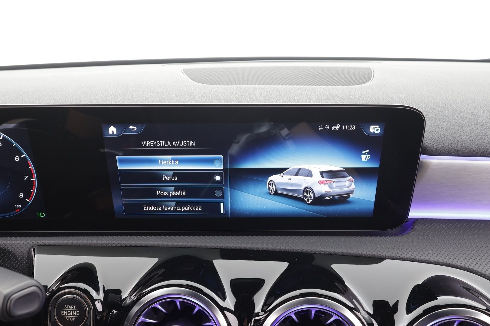 Mercedes-Benz A 2022 250 4MATIC A Business AMG - | Widescreen | Nahka-alcantara | Ambient light | Sporttipenkit | Lane Assist | P.kamera | Vakkari | Lohko+sisälämmitin | LED | 2x renkaat aluin |