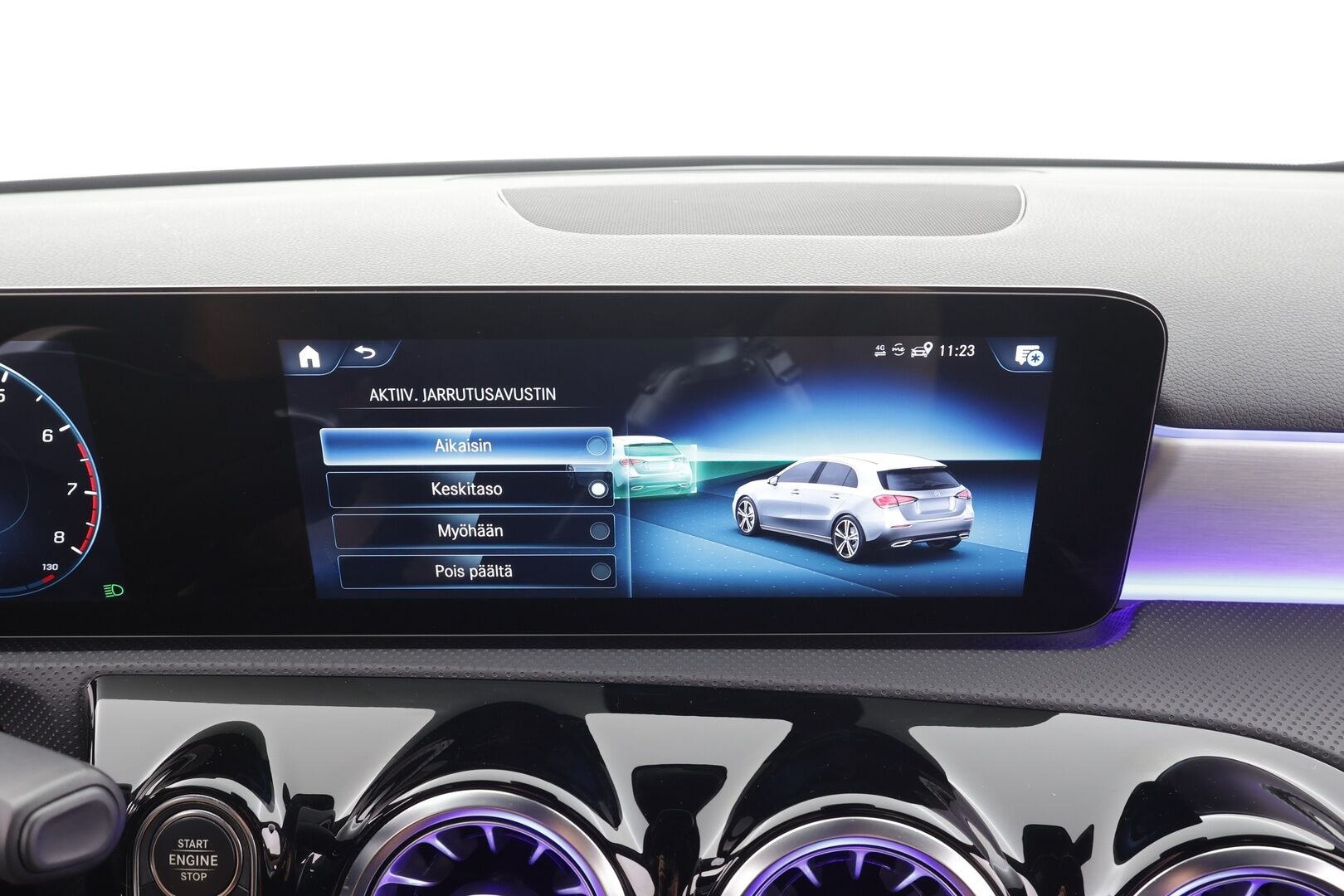 Mercedes-Benz A 2022 250 4MATIC A Business AMG - | Widescreen | Nahka-alcantara | Ambient light | Sporttipenkit | Lane Assist | P.kamera | Vakkari | Lohko+sisälämmitin | LED | 2x renkaat aluin |