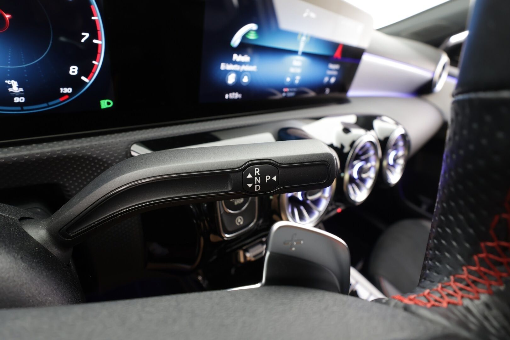 Mercedes-Benz A 2022 250 4MATIC A Business AMG - | Widescreen | Nahka-alcantara | Ambient light | Sporttipenkit | Lane Assist | P.kamera | Vakkari | Lohko+sisälämmitin | LED | 2x renkaat aluin |