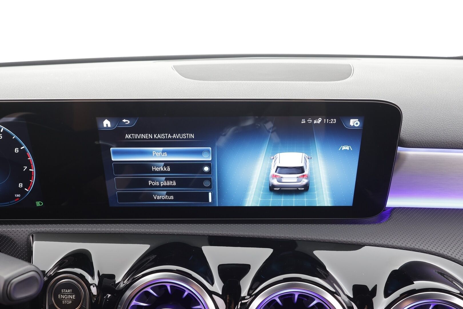 Mercedes-Benz A 2022 250 4MATIC A Business AMG - | Widescreen | Nahka-alcantara | Ambient light | Sporttipenkit | Lane Assist | P.kamera | Vakkari | Lohko+sisälämmitin | LED | 2x renkaat aluin |