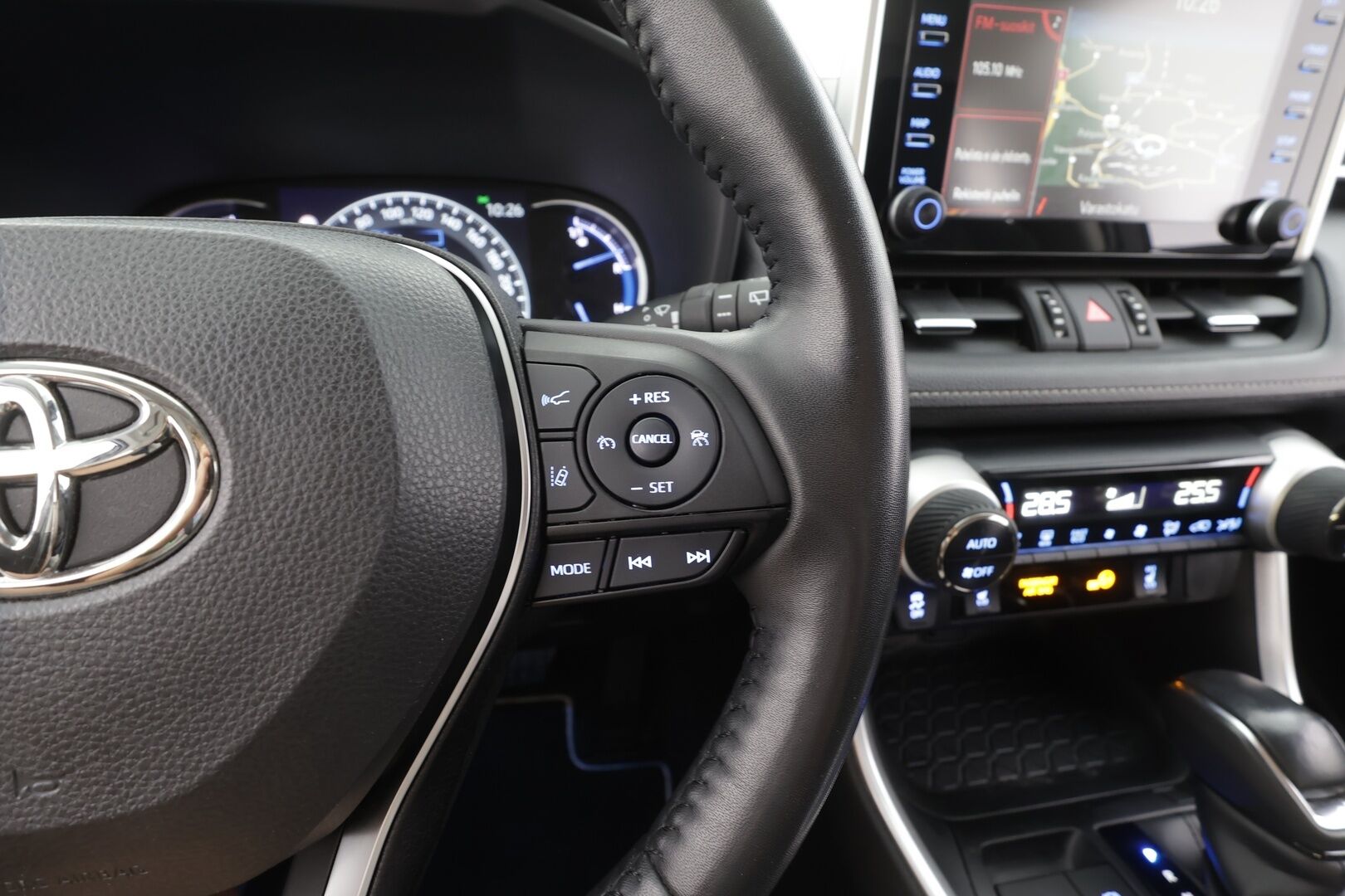 Toyota RAV4 2022 2,5 Hybrid Plus Edition - | ACC | LED | Ratinlämmitys | P.Kamera | Apple&Android | 1.Om Suomi-auto | Kahdet Renkaat |