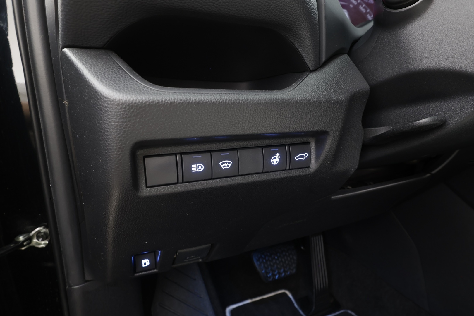 Toyota RAV4 2022 2,5 Hybrid Plus Edition - | ACC | LED | Ratinlämmitys | P.Kamera | Apple&Android | 1.Om Suomi-auto | Kahdet Renkaat |