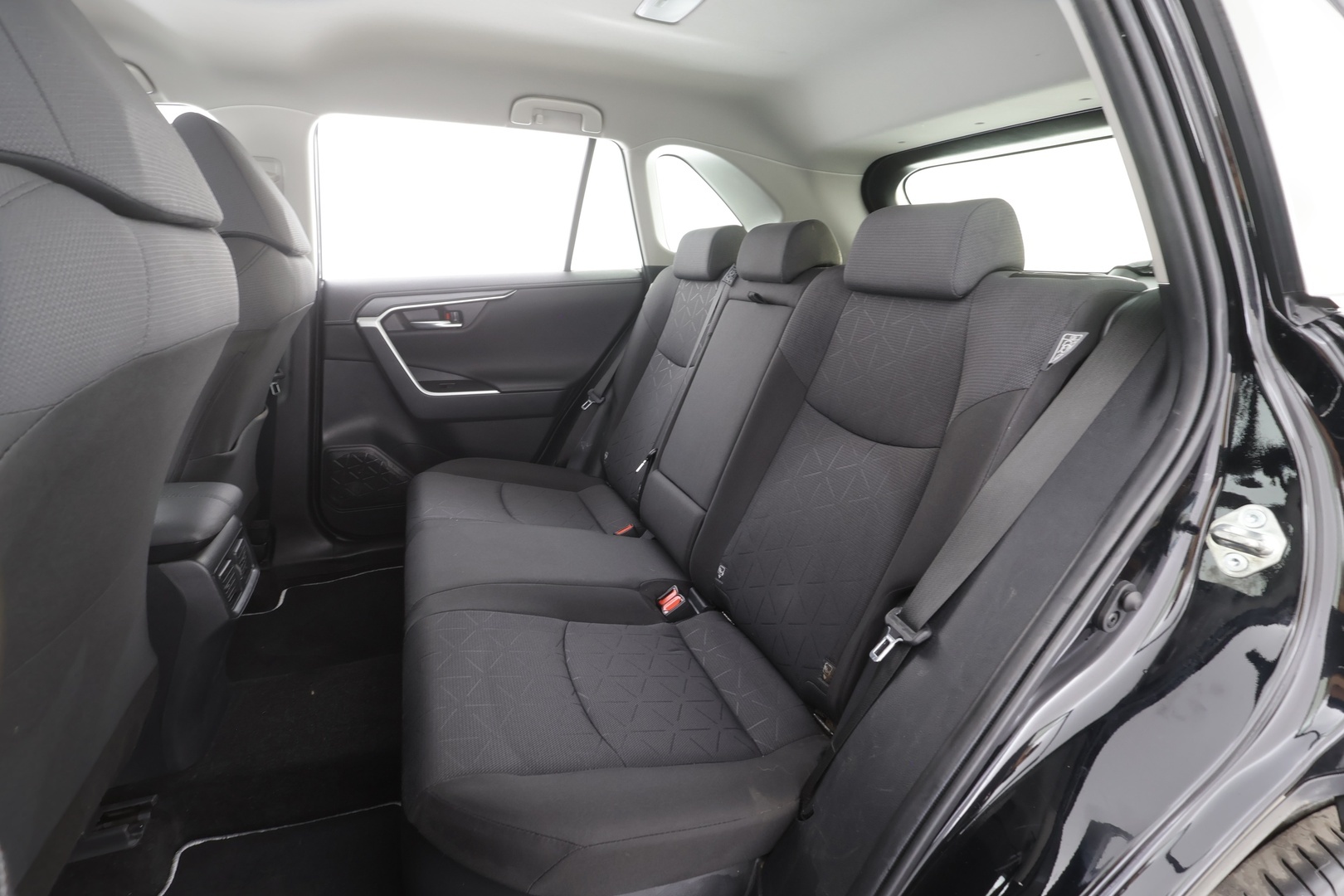 Toyota RAV4 2022 2,5 Hybrid Plus Edition - | ACC | LED | Ratinlämmitys | P.Kamera | Apple&Android | 1.Om Suomi-auto | Kahdet Renkaat |