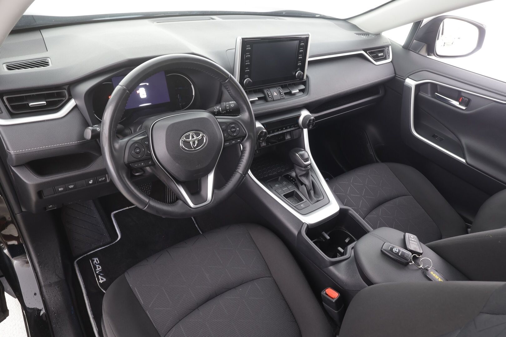 Toyota RAV4 2022 2,5 Hybrid Plus Edition - | ACC | LED | Ratinlämmitys | P.Kamera | Apple&Android | 1.Om Suomi-auto | Kahdet Renkaat |