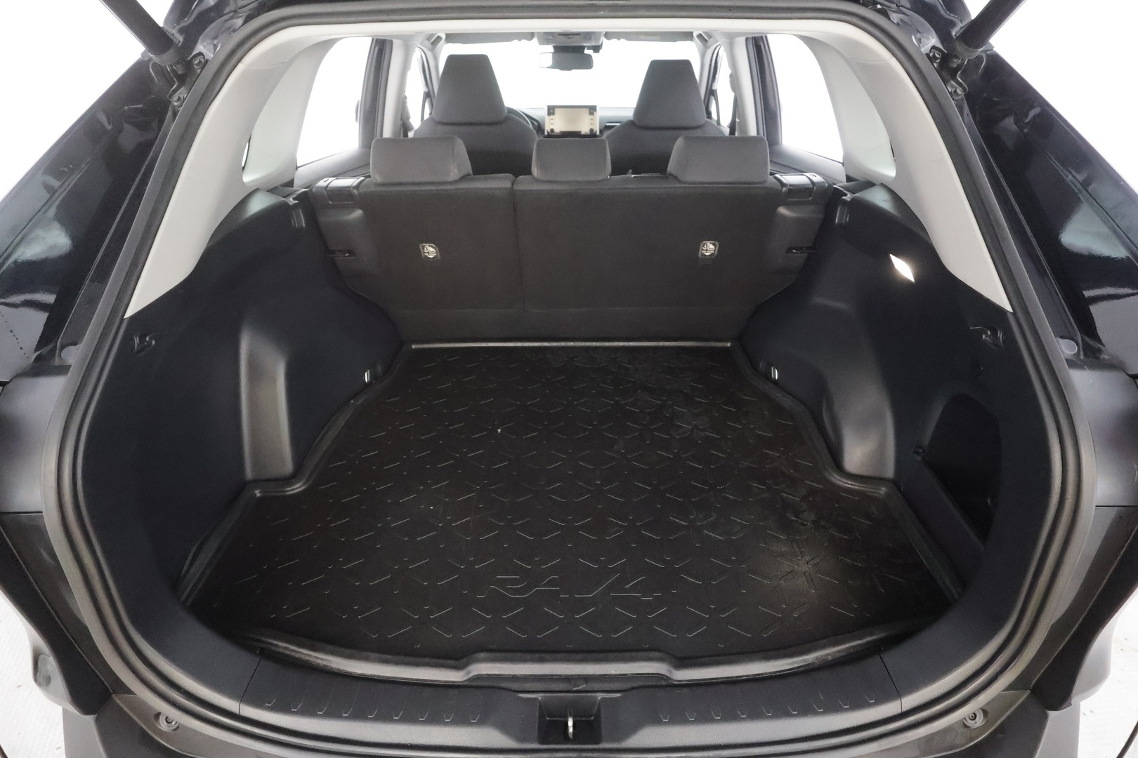 Toyota RAV4 2022 2,5 Hybrid Plus Edition - | ACC | LED | Ratinlämmitys | P.Kamera | Apple&Android | 1.Om Suomi-auto | Kahdet Renkaat |