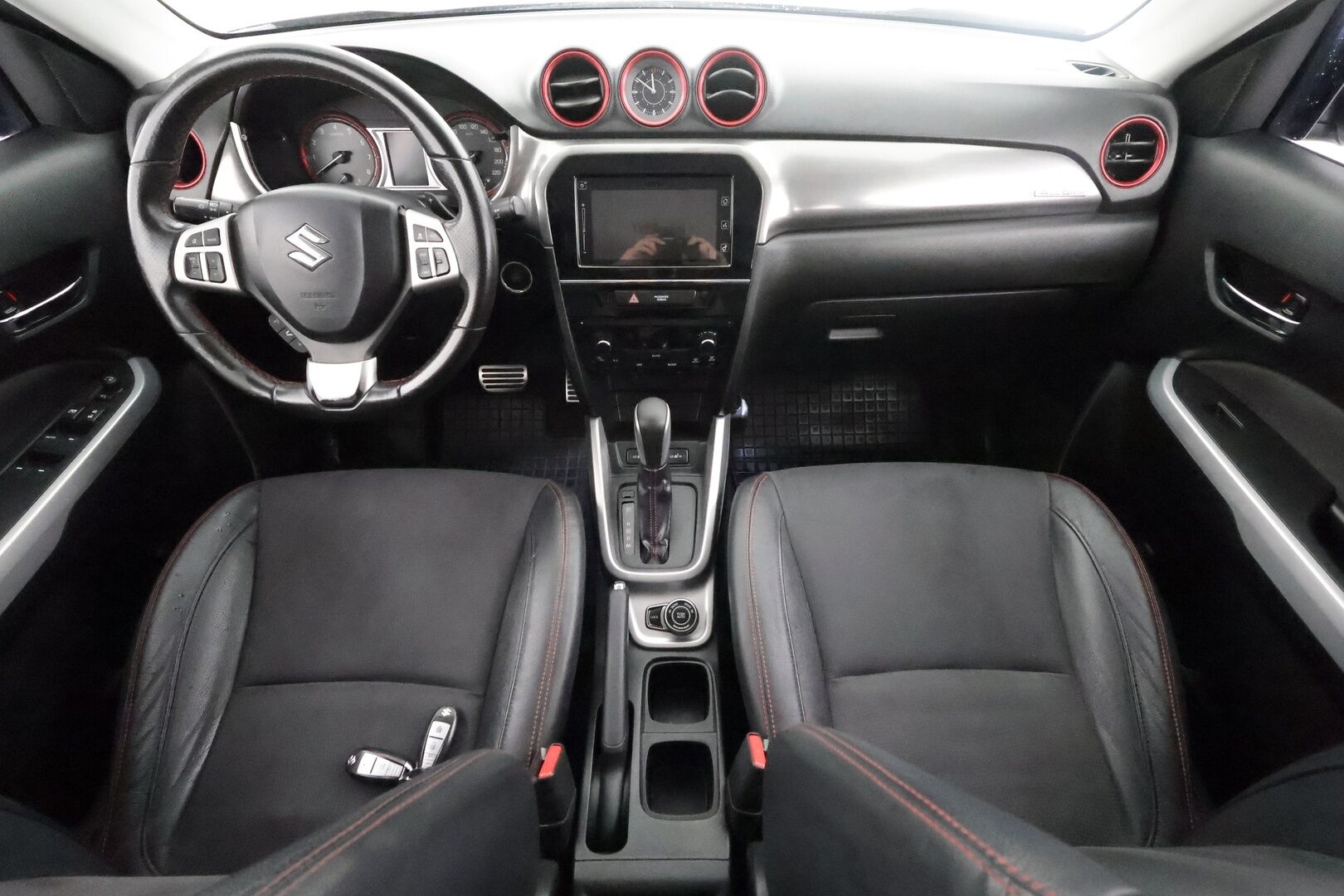 Suzuki Vitara 2017 1,4 BOOSTERJET 4WD S 6AT - | ACC | Koukku | Nahka-alcantara | P.kamera ja tutkat | Navi | Keyless | LED | Hätäjarrutusavustin | Lohko+sisähaara | 2x renkaat aluin | 