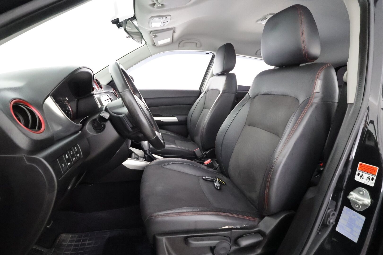 Suzuki Vitara 2017 1,4 BOOSTERJET 4WD S 6AT - | ACC | Koukku | Nahka-alcantara | P.kamera ja tutkat | Navi | Keyless | LED | Hätäjarrutusavustin | Lohko+sisähaara | 2x renkaat aluin | 