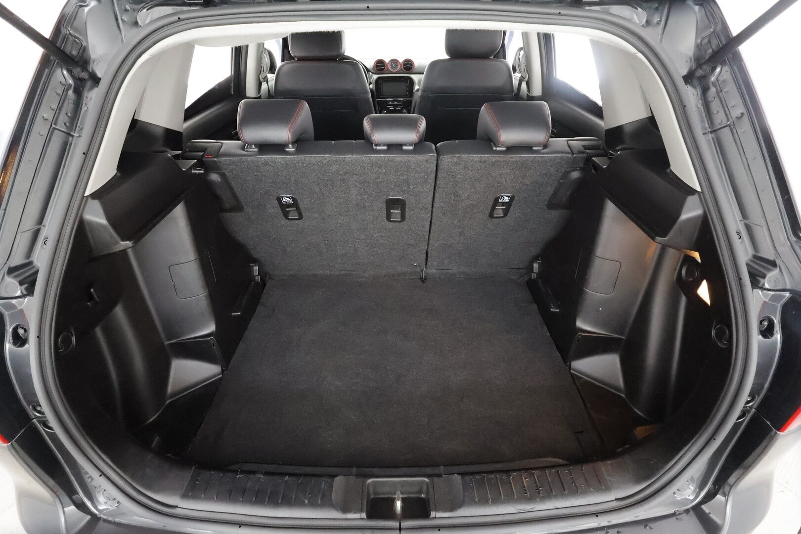 Suzuki Vitara 2017 1,4 BOOSTERJET 4WD S 6AT - | ACC | Koukku | Nahka-alcantara | P.kamera ja tutkat | Navi | Keyless | LED | Hätäjarrutusavustin | Lohko+sisähaara | 2x renkaat aluin | 