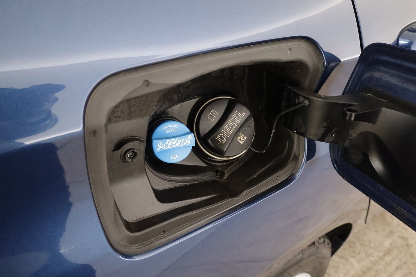 BMW 218 2022 F46 Gran Tourer 218d A Business Luxury 7-P * Vakkari / P.kamera / LED / Navi / Nahat / Koukku / Lohko+SIsä * - Comfort Access / Sähköluukku / 1.Om Suomi-auto / Kahdet renkaat aluvanteilla / Merkkihuollettu