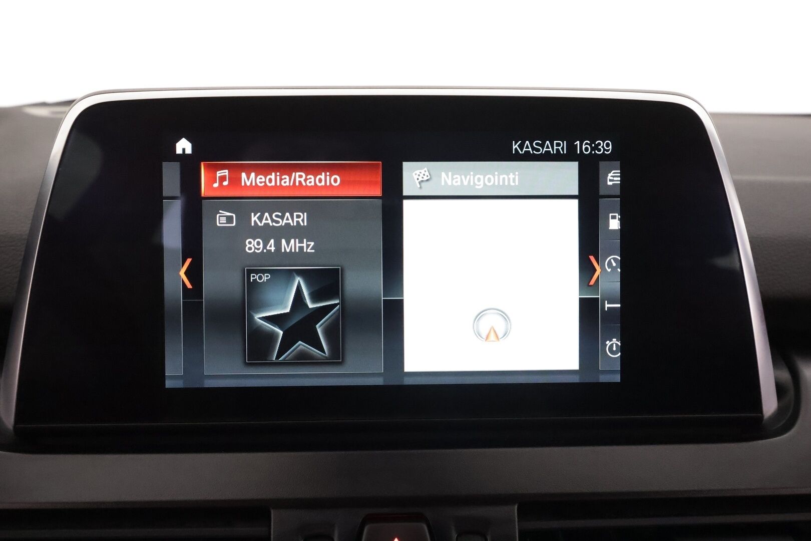 BMW 218 2022 F46 Gran Tourer 218d A Business Luxury 7-P * Koukku / P.kamera / LED / Navi / Nahat / Vakkari / Lohko+SIsä * - Comfort Access / Sähköluukku / 1.Om Suomi-auto / Kahdet renkaat aluvanteilla / Merkkihuollettu - HULLUT AVAJAISHULINAT KORKOTARJOUS 3,29 %