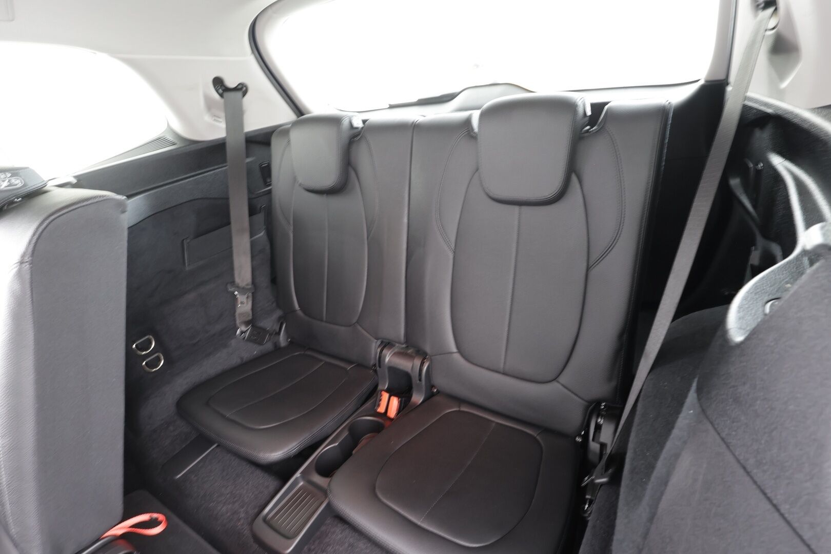 BMW 218 2022 F46 Gran Tourer 218d A Business Luxury 7-P * Vakkari / P.kamera / LED / Navi / Nahat / Koukku / Lohko+SIsä * - Comfort Access / Sähköluukku / 1.Om Suomi-auto / Kahdet renkaat aluvanteilla / Merkkihuollettu