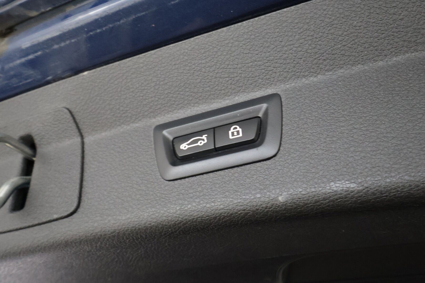 BMW 218 2022 F46 Gran Tourer 218d A Business Luxury 7-P * Koukku / P.kamera / LED / Navi / Nahat / Vakkari / Lohko+SIsä * - Comfort Access / Sähköluukku / 1.Om Suomi-auto / Kahdet renkaat aluvanteilla / Merkkihuollettu - HULLUT AVAJAISHULINAT KORKOTARJOUS 3,29 %