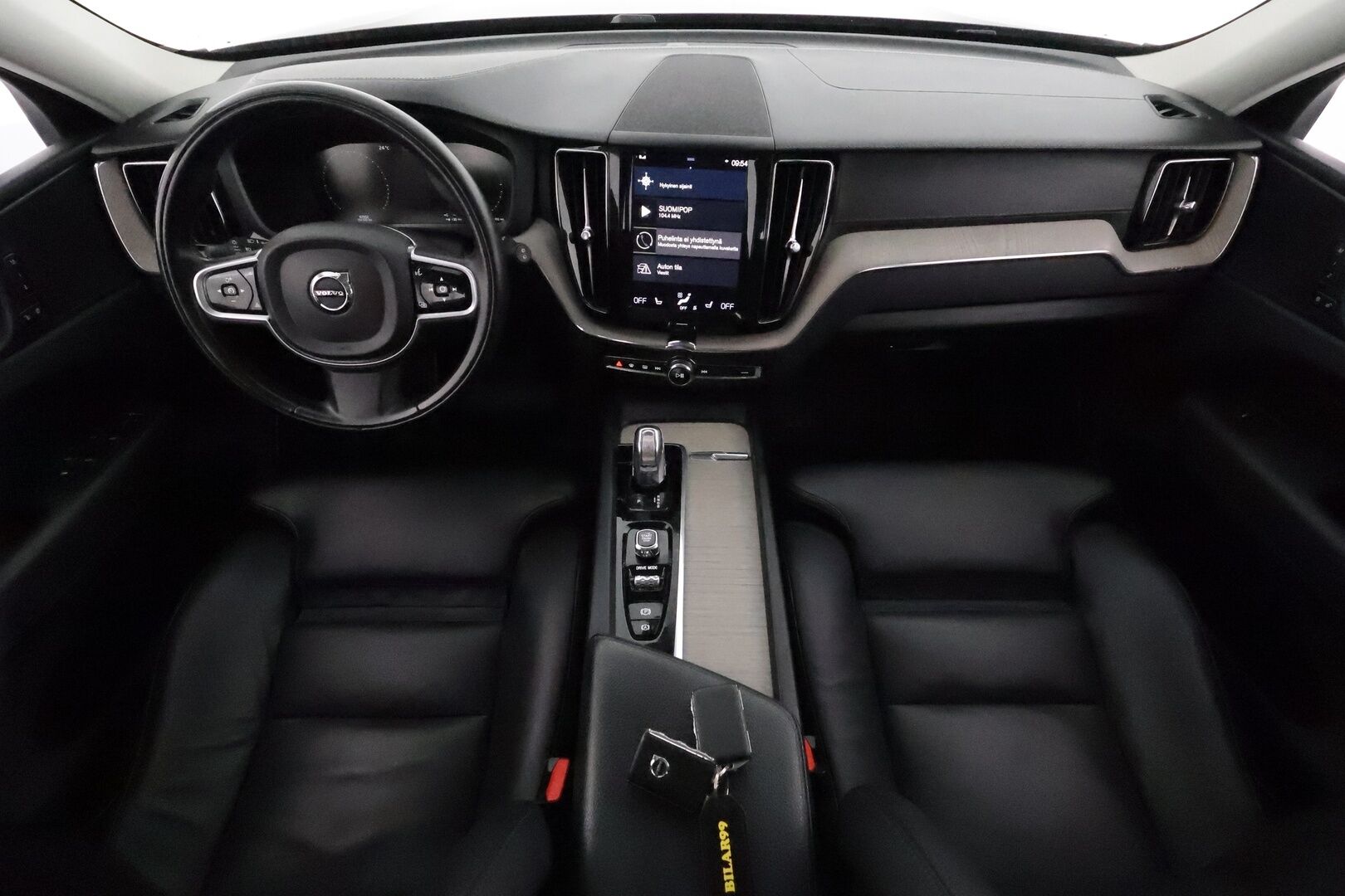 Volvo XC60 2019 T8 AWD Inscription aut **Panorama / Adapt.Vakkari / Full-LED / P.kamera / Sporttinahat Muistilla / Navi / Keyless** - 3,99 % KORKOTARJOUS TÄHÄN AUTOON - 2x Latauskaapelit / Kahdet Renkaat