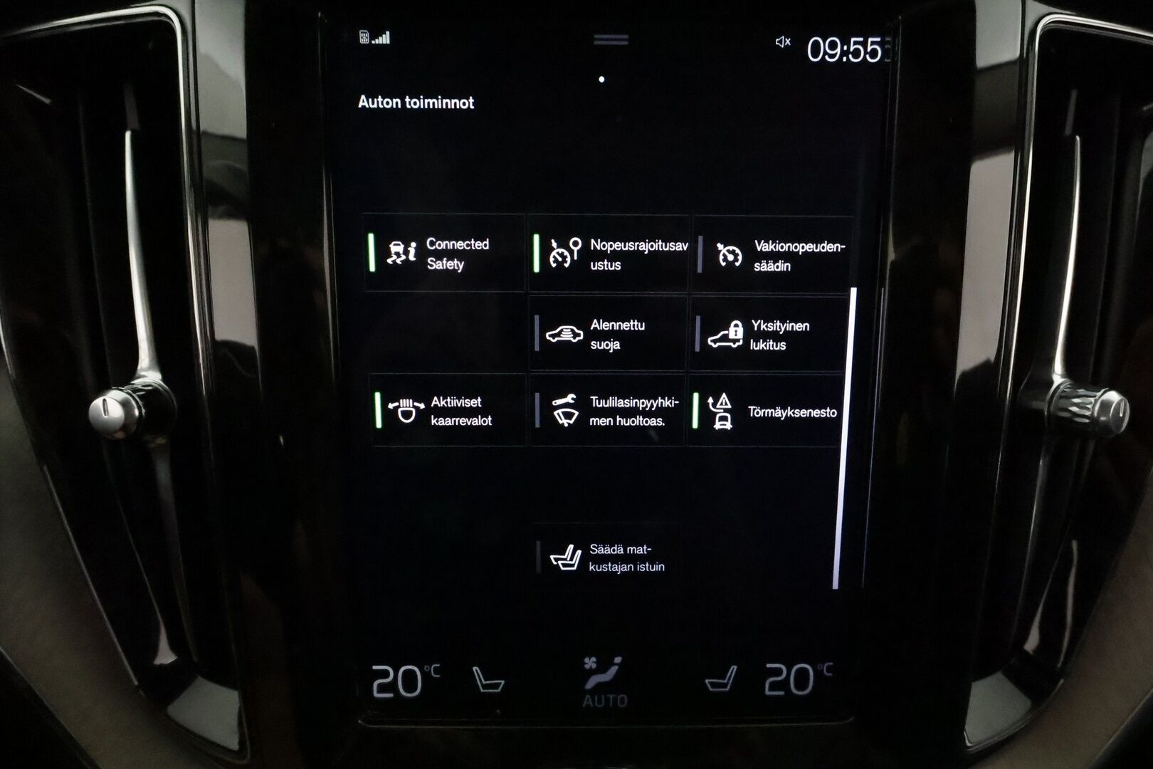 Volvo XC60 2019 T8 AWD Inscription aut **Panorama / Adapt.Vakkari / Full-LED / P.kamera / Sporttinahat Muistilla / Navi / Keyless** - 3,99 % KORKOTARJOUS TÄHÄN AUTOON - 2x Latauskaapelit / Kahdet Renkaat