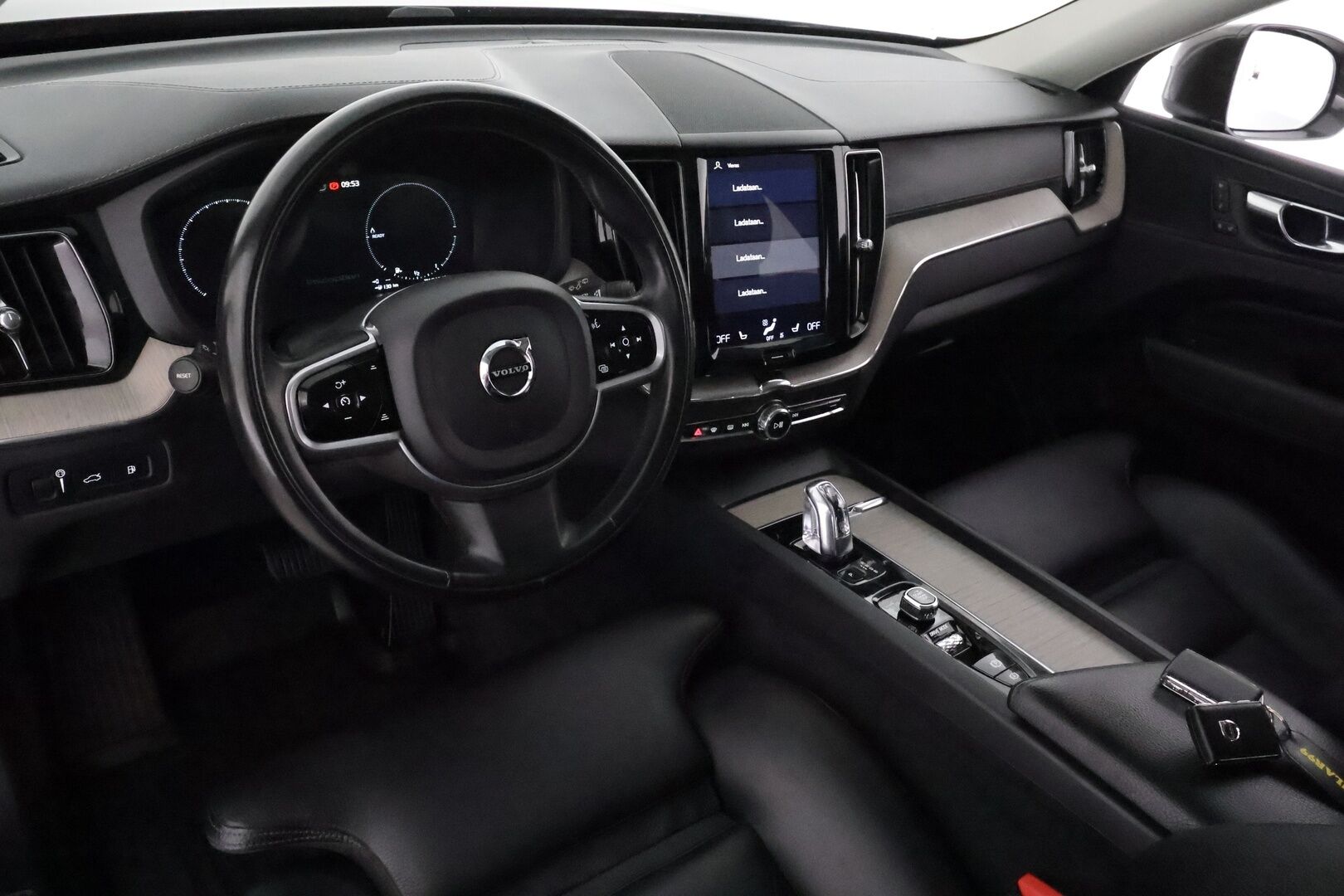 Volvo XC60 2019 T8 AWD Inscription aut **Panorama / Adapt.Vakkari / Full-LED / P.kamera / Sporttinahat Muistilla / Navi / Keyless** - 3,99 % KORKOTARJOUS TÄHÄN AUTOON - 2x Latauskaapelit / Kahdet Renkaat