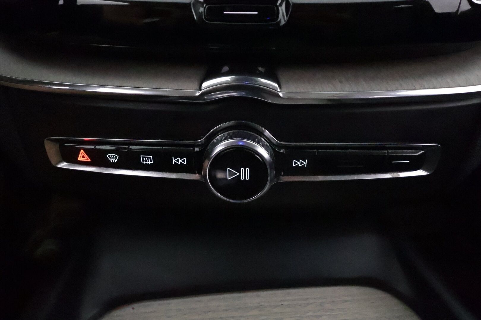Volvo XC60 2019 T8 AWD Inscription aut **Panorama / Adapt.Vakkari / Full-LED / P.kamera / Sporttinahat Muistilla / Navi / Keyless** - 3,99 % KORKOTARJOUS TÄHÄN AUTOON - 2x Latauskaapelit / Kahdet Renkaat