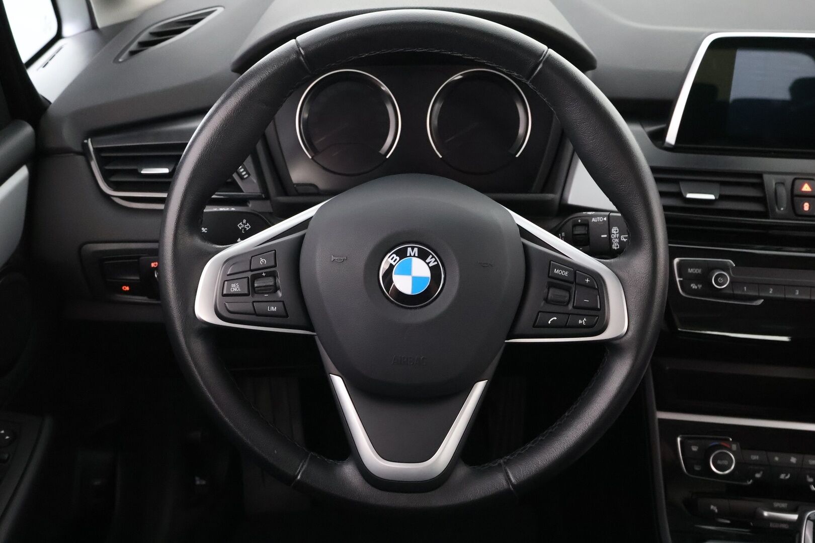 BMW 218 2022 F46 Gran Tourer 218i A Business  * Vetokoukku / Navi / P-Kamera / Lohko / Tutkat / Sähkökontti / Vakkari / LED! * - Hiljattain huollettu / 2x Merkkirenkaat / Juuri Saapunut Tampereelle!