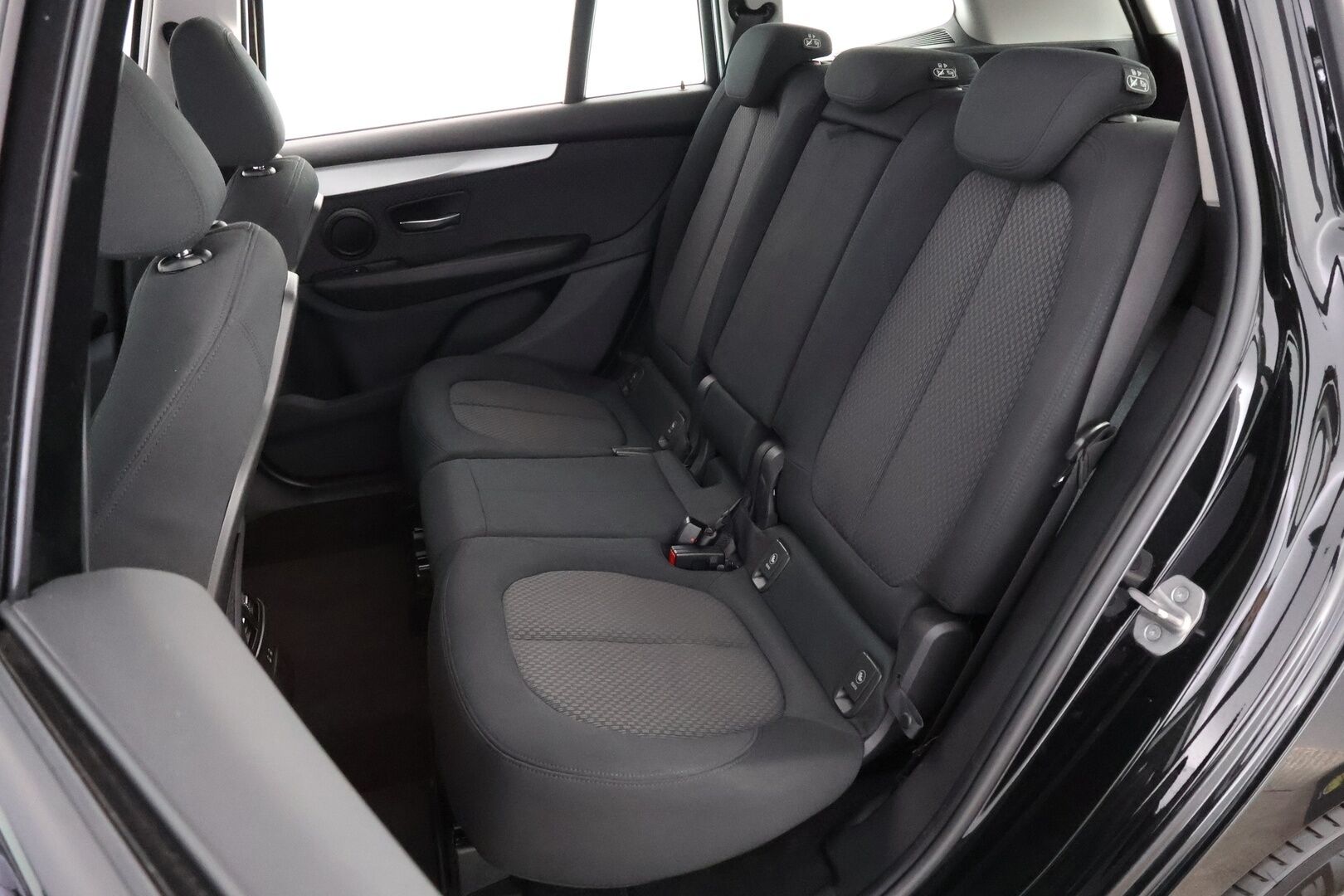 BMW 218 2022 F46 Gran Tourer 218i A Business  * Vetokoukku / Navi / P-Kamera / Lohko / Tutkat / Sähkökontti / Vakkari / LED! * - Hiljattain huollettu / 2x Merkkirenkaat / Juuri Saapunut Tampereelle!