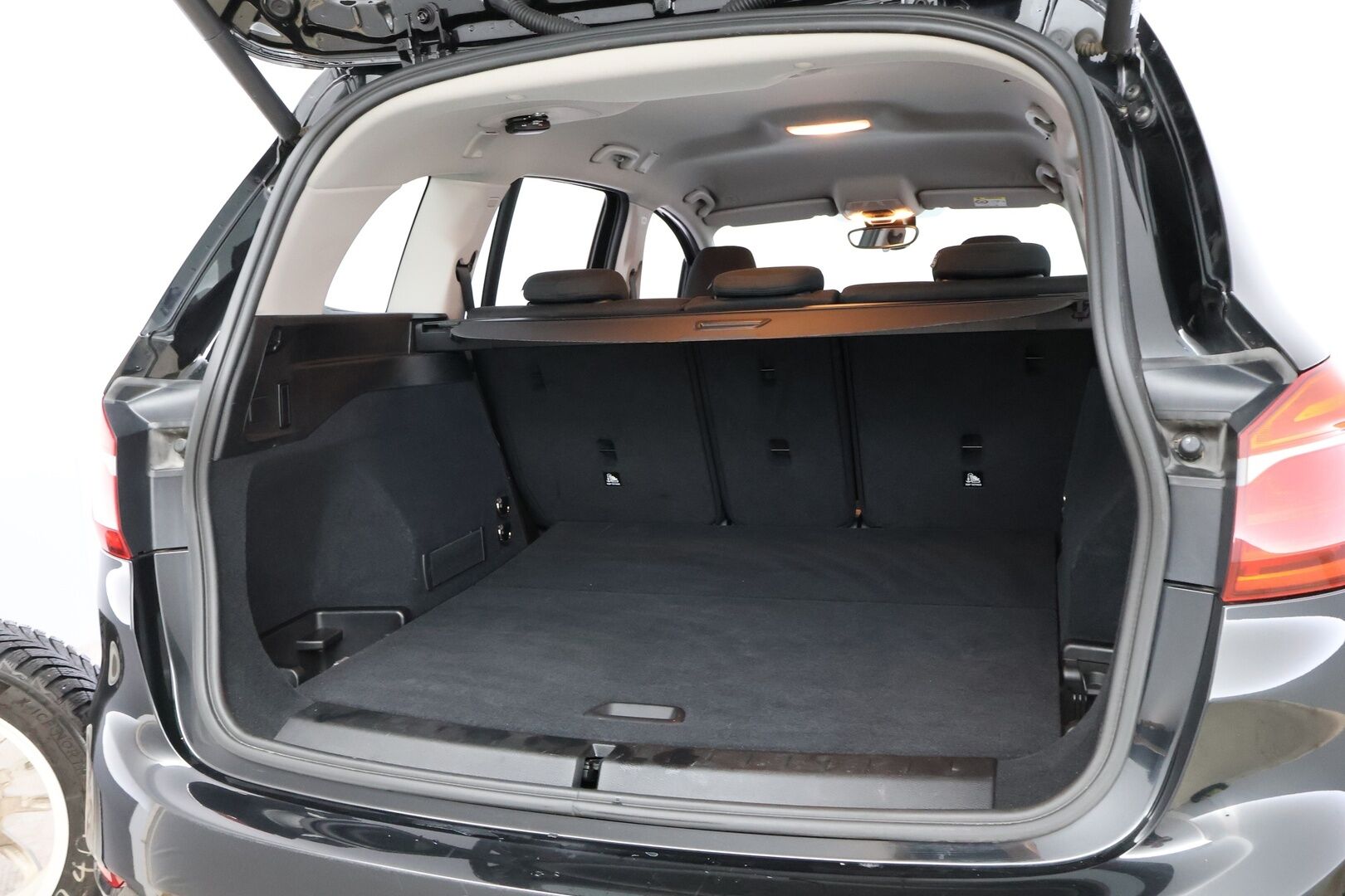 BMW 218 2022 F46 Gran Tourer 218i A Business  * Vetokoukku / Navi / P-Kamera / Lohko / Tutkat / Sähkökontti / Vakkari / LED! * - Hiljattain huollettu / 2x Merkkirenkaat / Juuri Saapunut Tampereelle!