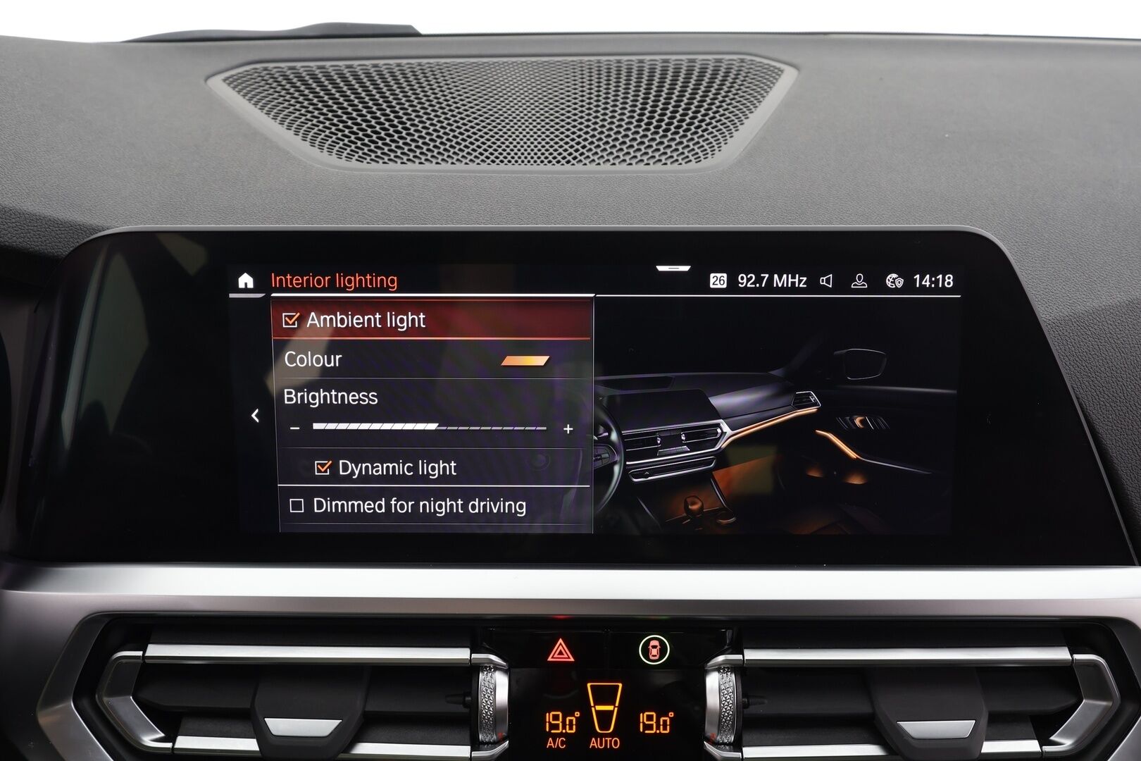 BMW 320 2022 G21 Touring 320d A xDrive Business M Sport MHEV * Webasto / Koukku / ACC / LED / Sportpenkit / P.kamera / Navi * - 1-om Suomi-auto / Kahdet renkaat / Merkkihuollettu! - Osta nyt, maksa vasta ensi vuonna