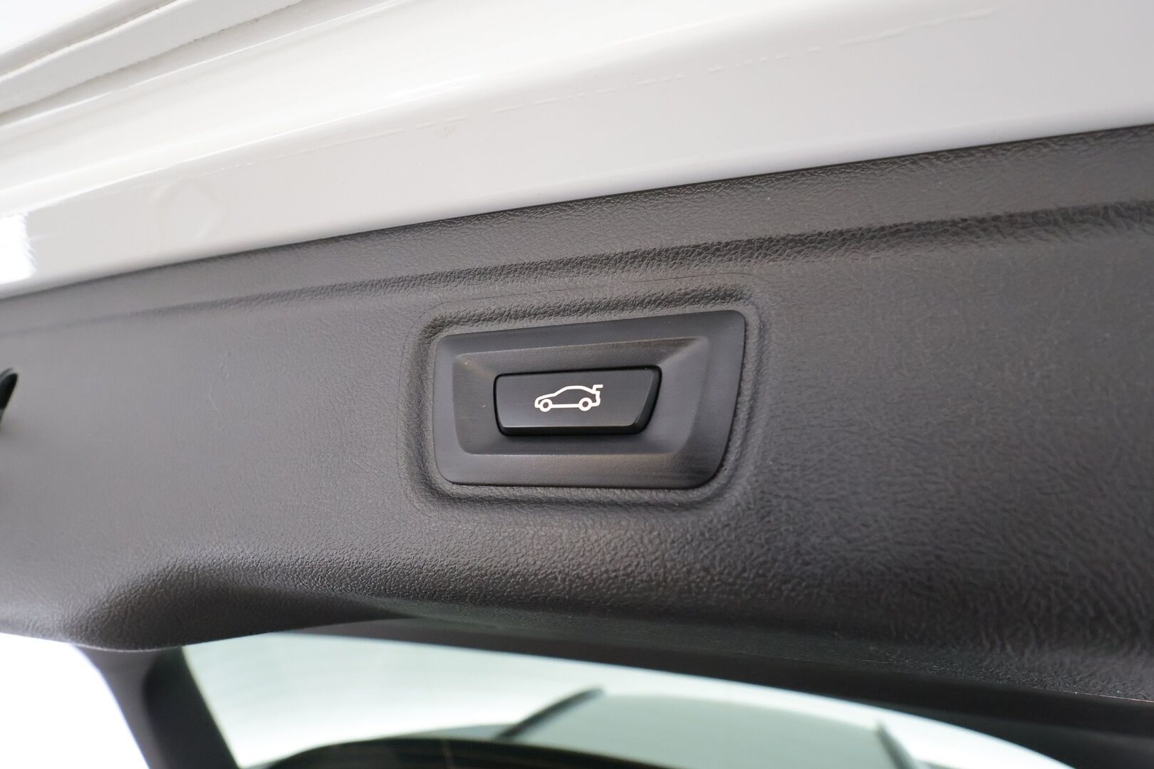 BMW 320 2022 G21 Touring 320d A xDrive Business M Sport MHEV * Webasto / Koukku / ACC / LED / Sportpenkit / P.kamera / Navi * - 1-om Suomi-auto / Kahdet renkaat / Merkkihuollettu! - Osta nyt, maksa vasta ensi vuonna