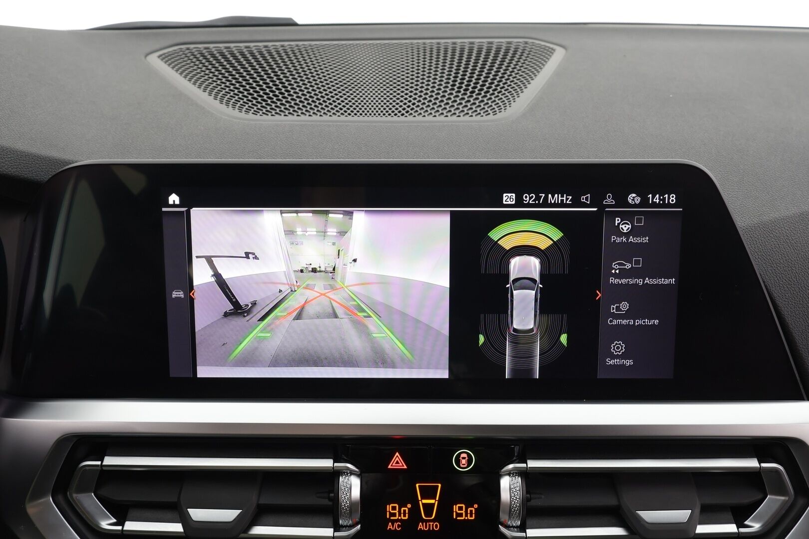 BMW 320 2022 G21 Touring 320d A xDrive Business M Sport MHEV * Webasto / Koukku / ACC / LED / Sportpenkit / P.kamera / Navi * - 1-om Suomi-auto / Kahdet renkaat / Merkkihuollettu! - Osta nyt, maksa vasta ensi vuonna