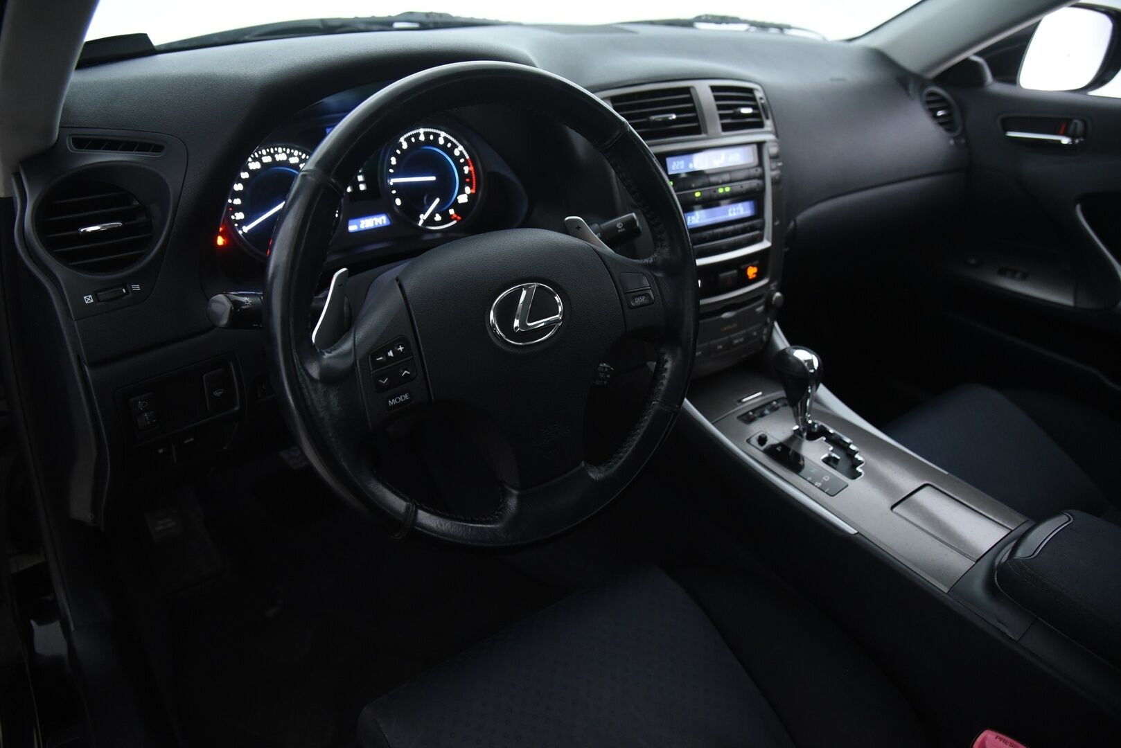 Lexus IS 2007 250 ** Vakionopeudensäädin / P-tutkat / Xenon / Keyless / 2x Erikoisvanteet / Huoltokirja / Juuri katsastettu! ** - | Vakionopeudensäädin | KeyLess Go | Huoltokirja | Peruutustutkat | Kahdet renkaat vanteineen | Isofix | Xenon |