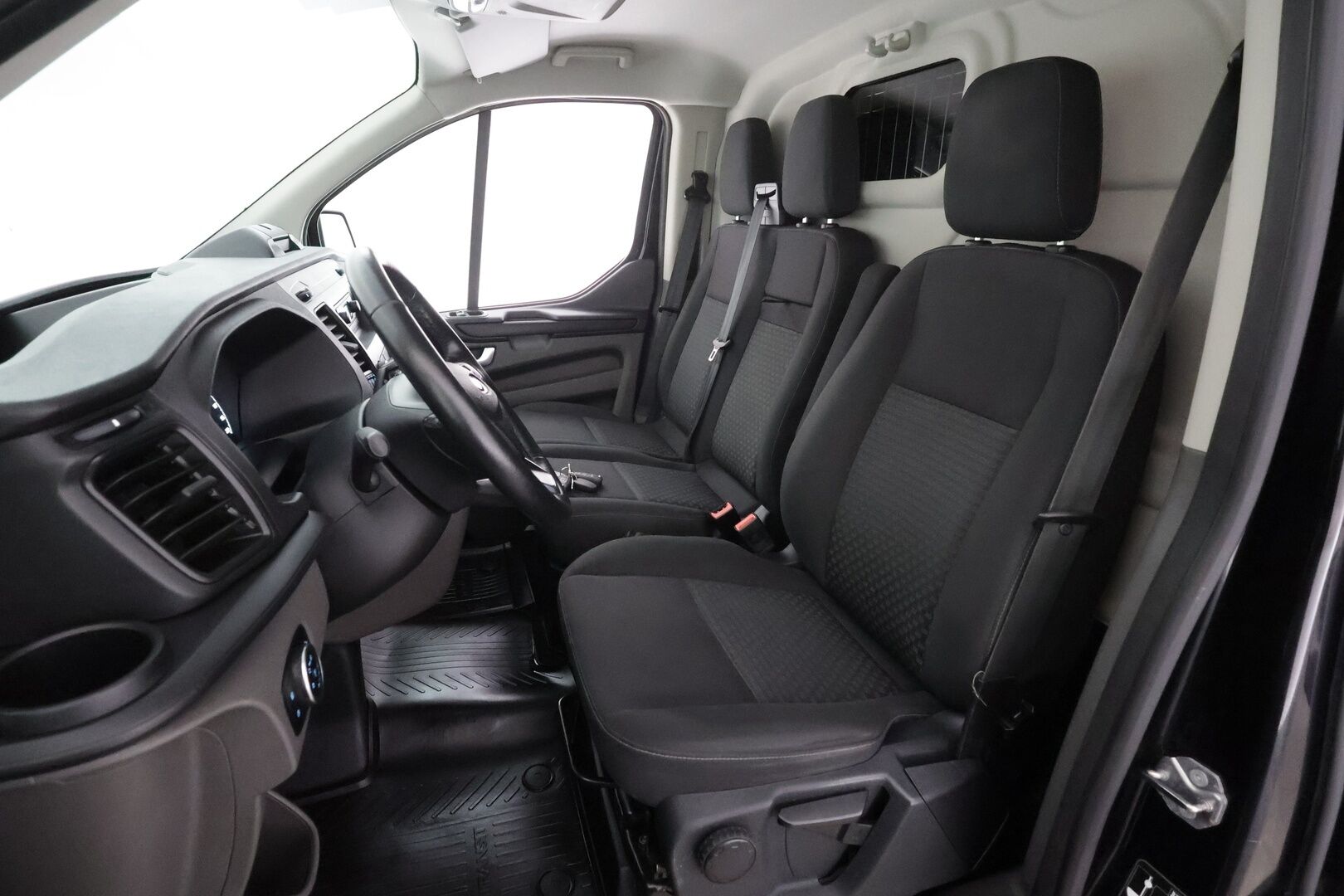 Ford Transit Custom 2022 320 2,0TDCi 130 hv M6 Etuveto Trend Van N1 L2H1 * ALV / Webasto / P.tutkat / Vakkari / Bluetooth / Tuulilasin lämmitys * - Suomi-auto / Kahdet renkaat