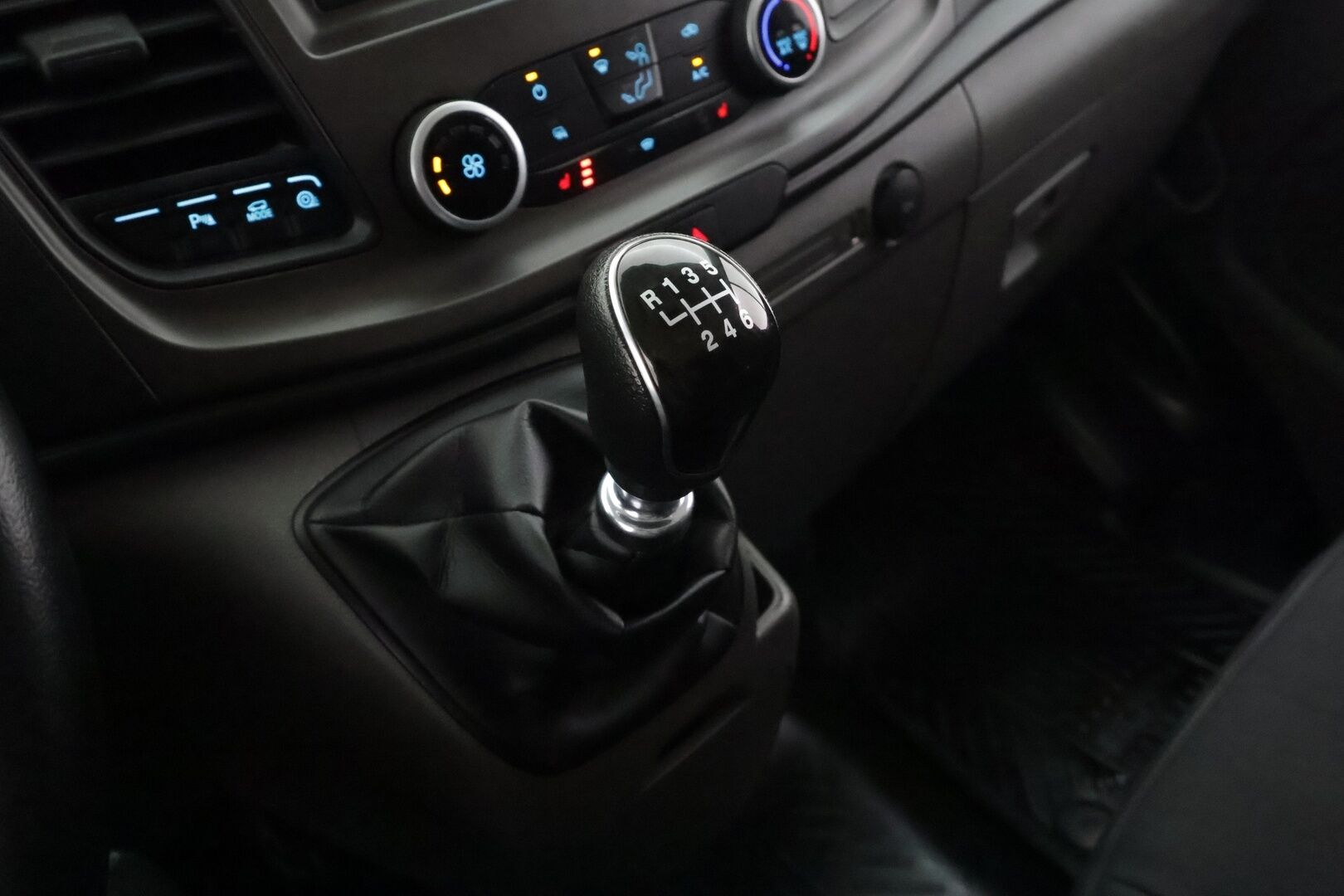 Ford Transit Custom 2022 320 2,0TDCi 130 hv M6 Etuveto Trend Van N1 L2H1 * ALV / Webasto / P.tutkat / Vakkari / Bluetooth / Tuulilasin lämmitys * - Suomi-auto / Kahdet renkaat