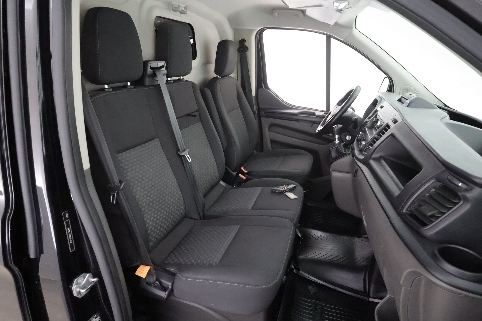 Ford Transit Custom 2022 320 2,0TDCi 130 hv M6 Etuveto Trend Van N1 L2H1 * ALV / Webasto / P.tutkat / Vakkari / Bluetooth / Tuulilasin lämmitys * - Suomi-auto / Kahdet renkaat