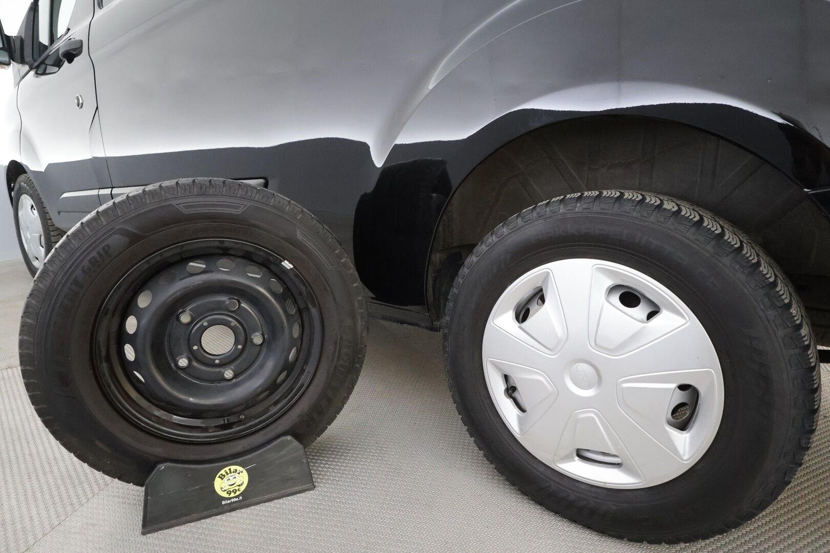 Ford Transit Custom 2022 320 2,0TDCi 130 hv M6 Etuveto Trend Van N1 L2H1 * ALV / Webasto / P.tutkat / Vakkari / Bluetooth / Tuulilasin lämmitys * - Suomi-auto / Kahdet renkaat