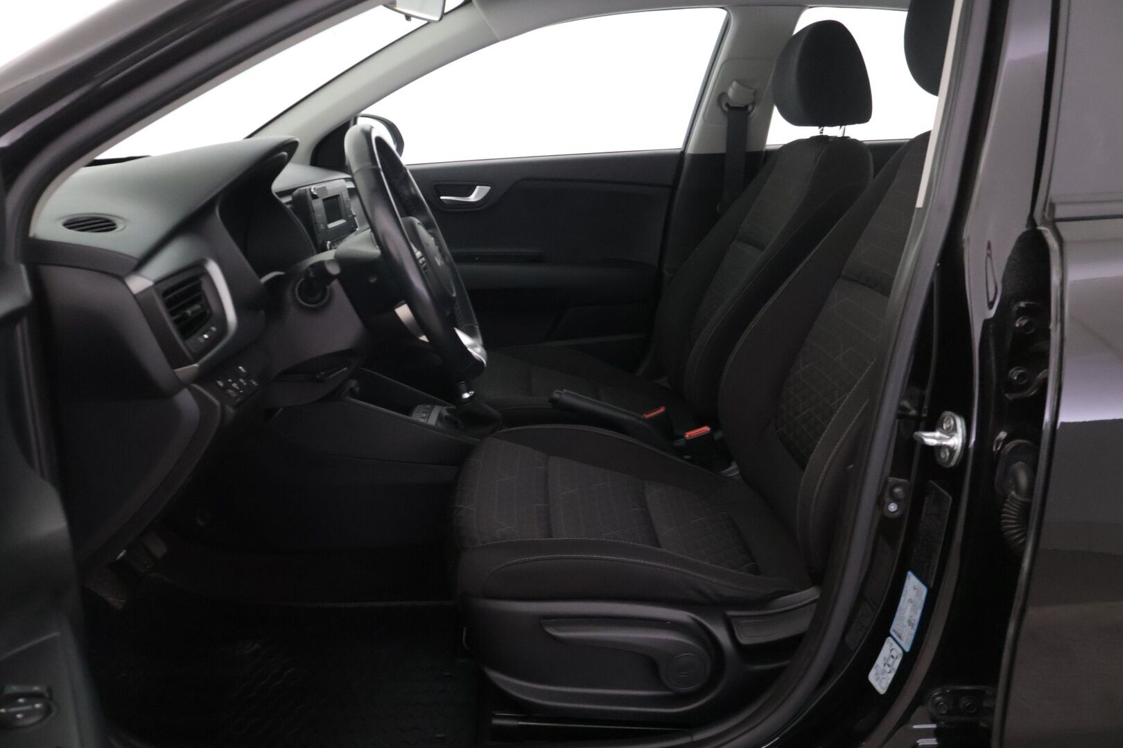 Kia Rio 2022 1,2 LX - Suomi-auto | Lohko+sisäpistoke | BT-audio | Vakionopeudensäädin | Musta metalliväri!