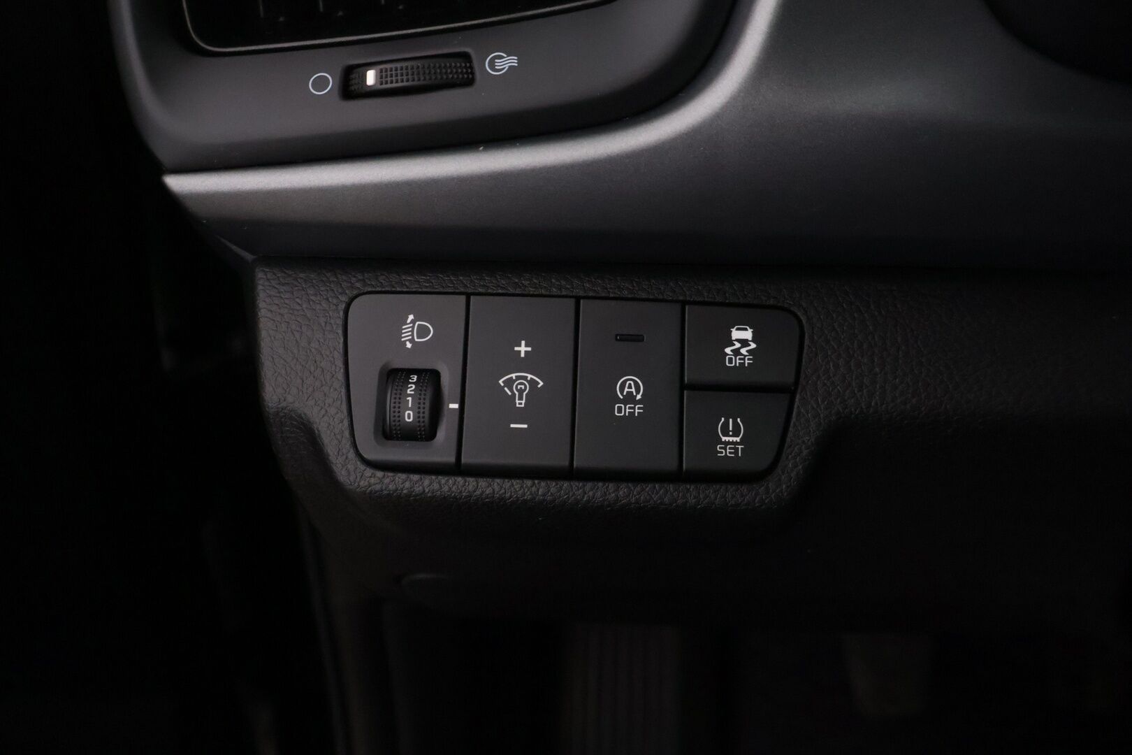 Kia Rio 2022 1,2 LX - Suomi-auto | Lohko+sisäpistoke | BT-audio | Vakionopeudensäädin | Musta metalliväri!