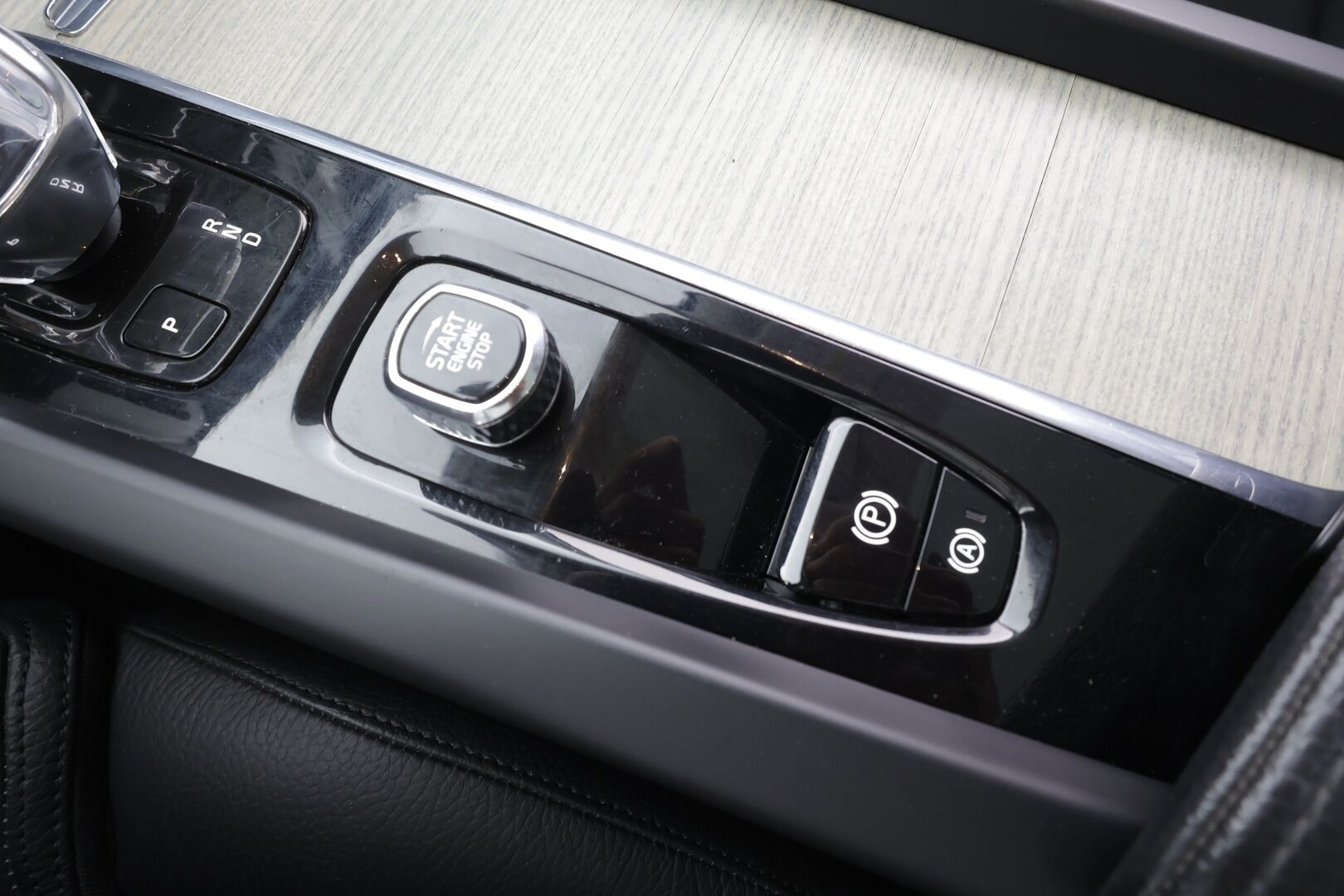 Volvo XC60 2022 T6 AWD Long Range Inscription Edition aut - | Pilot assist | Webasto | Koukku | Full-LED | Muistipenkki | Panorama | Sporttinahat | Keyless | Apple&Android | 1.Om Suomi-auto | Merkkihuollettu | Kahdet Renkaat |