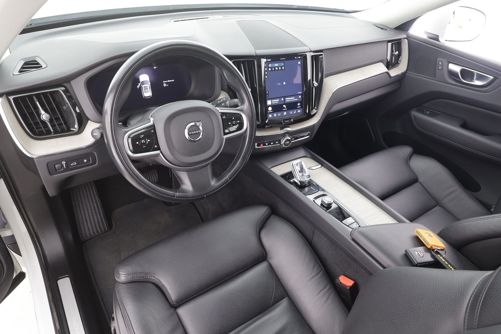 Volvo XC60 2022 T6 AWD Long Range Inscription Edition aut - | Pilot assist | Webasto | Koukku | Full-LED | Muistipenkki | Panorama | Sporttinahat | Keyless | Apple&Android | 1.Om Suomi-auto | Merkkihuollettu | Kahdet Renkaat |