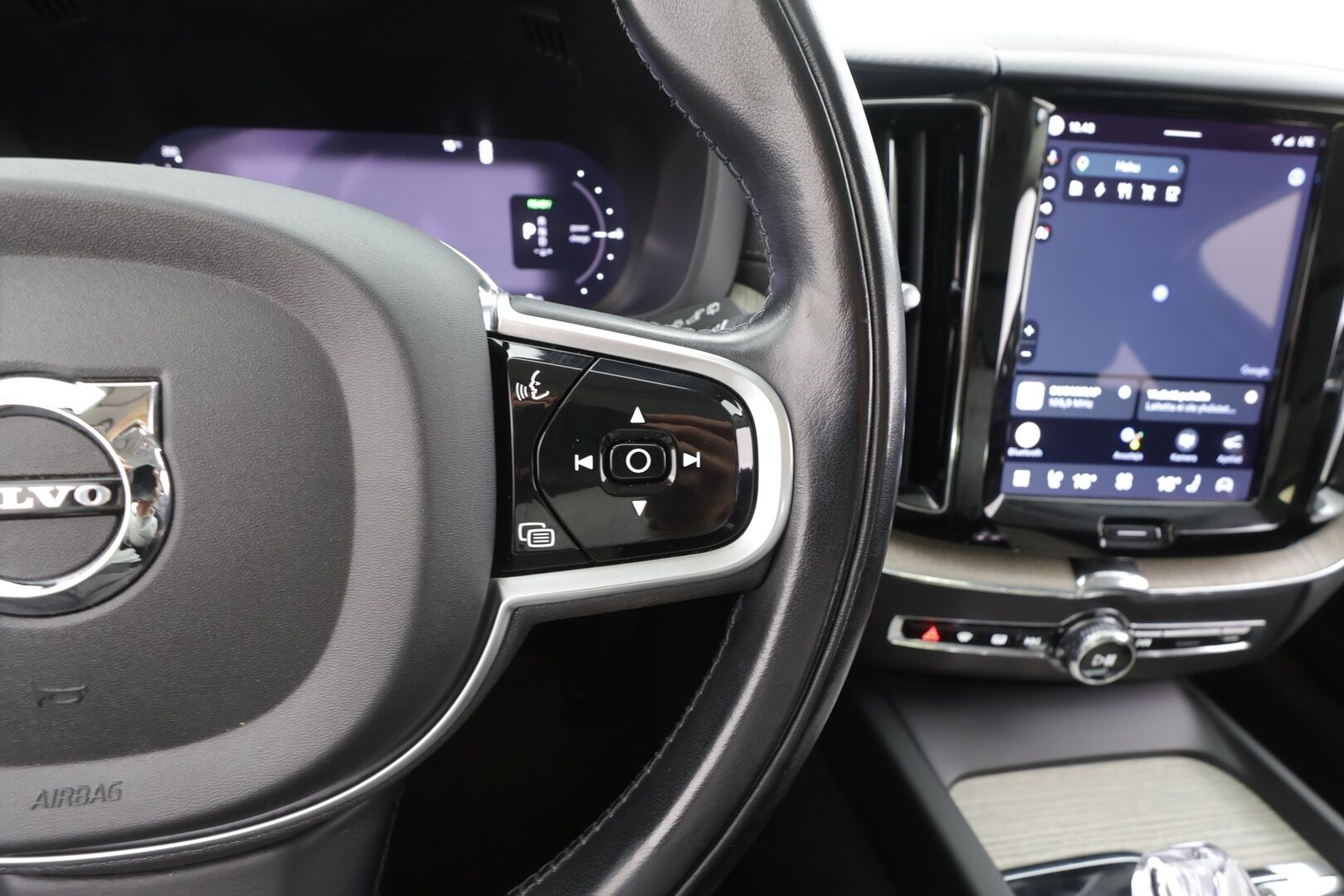 Volvo XC60 2022 T6 AWD Long Range Inscription Edition aut - | Pilot assist | Webasto | Koukku | Full-LED | Muistipenkki | Panorama | Sporttinahat | Keyless | Apple&Android | 1.Om Suomi-auto | Merkkihuollettu | Kahdet Renkaat |