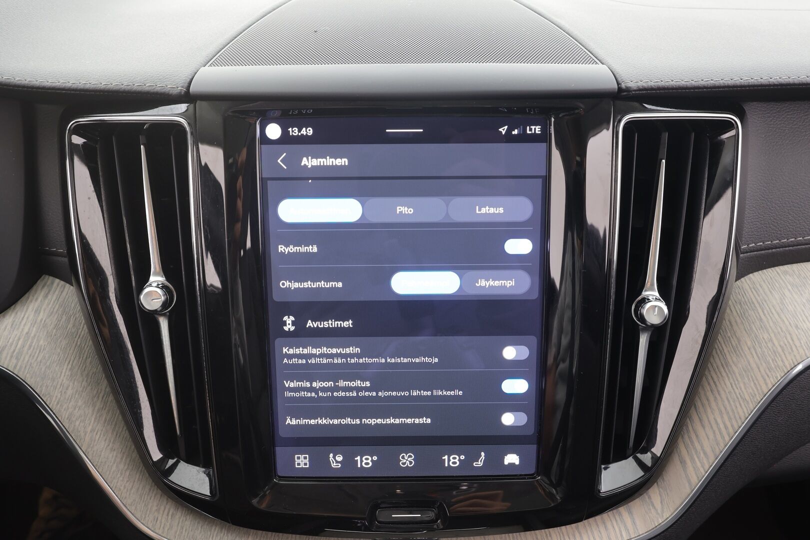 Volvo XC60 2022 T6 AWD Long Range Inscription Edition aut - | Pilot assist | Webasto | Koukku | Full-LED | Muistipenkki | Panorama | Sporttinahat | Keyless | Apple&Android | 1.Om Suomi-auto | Merkkihuollettu | Kahdet Renkaat |