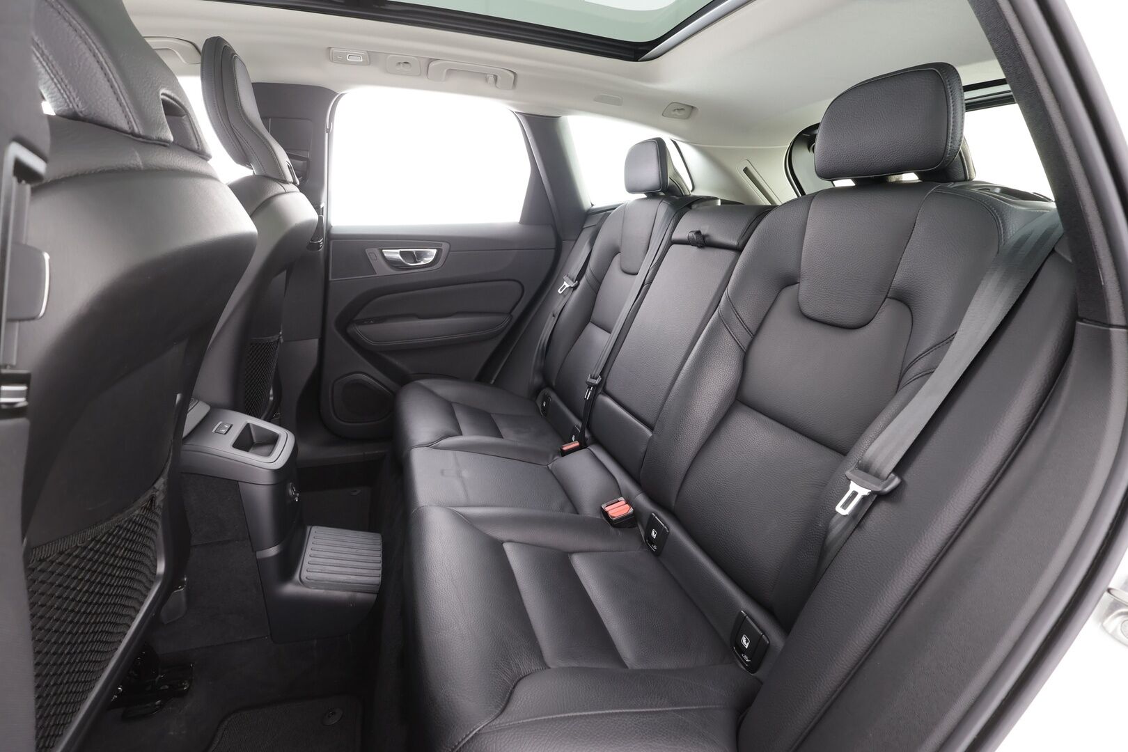 Volvo XC60 2022 T6 AWD Long Range Inscription Edition aut - | Pilot assist | Webasto | Koukku | Full-LED | Muistipenkki | Panorama | Sporttinahat | Keyless | Apple&Android | 1.Om Suomi-auto | Merkkihuollettu | Kahdet Renkaat |