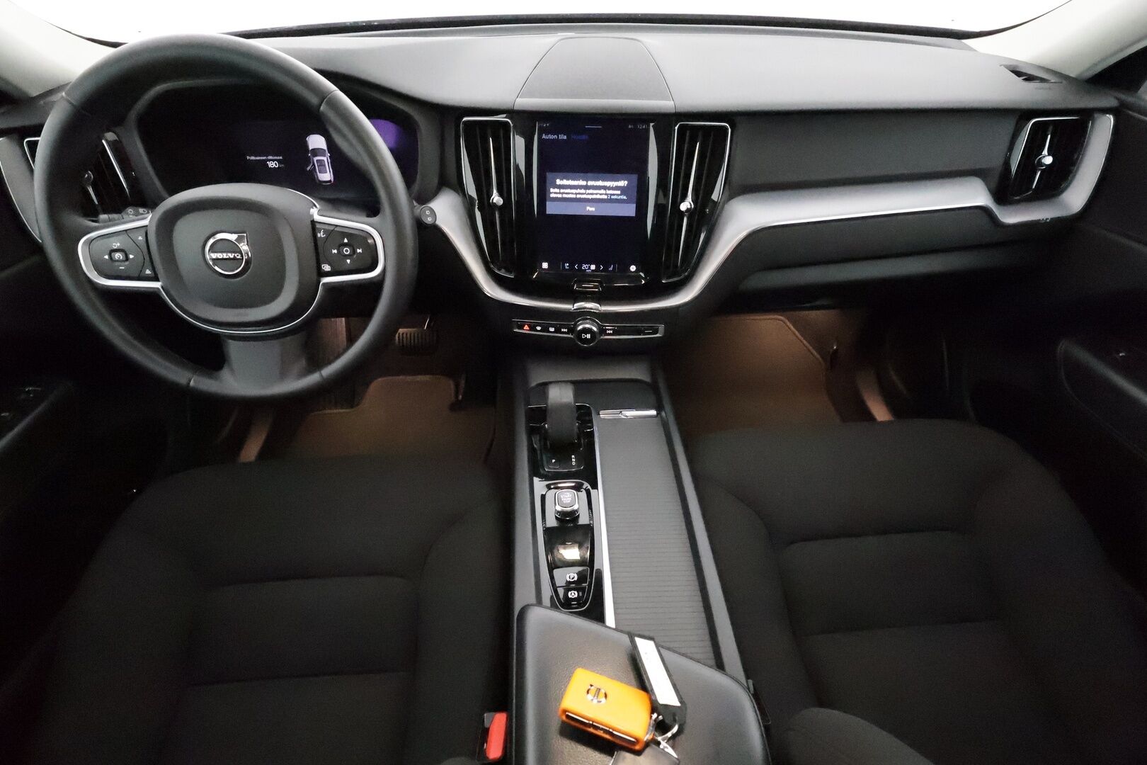 Volvo XC60 2022 T6 AWD Long Range Inscription Expression *Panorama / ACC / Lisälämmitin / Koukku / Kamera / Keyless* - 3,99 % KORKOTARJOUS TÄHÄN AUTOON - 1-om. Suomi-auto / Akku kuntotarkistettu / Merkkihuollettu / Kahdet alumiinivanteet
