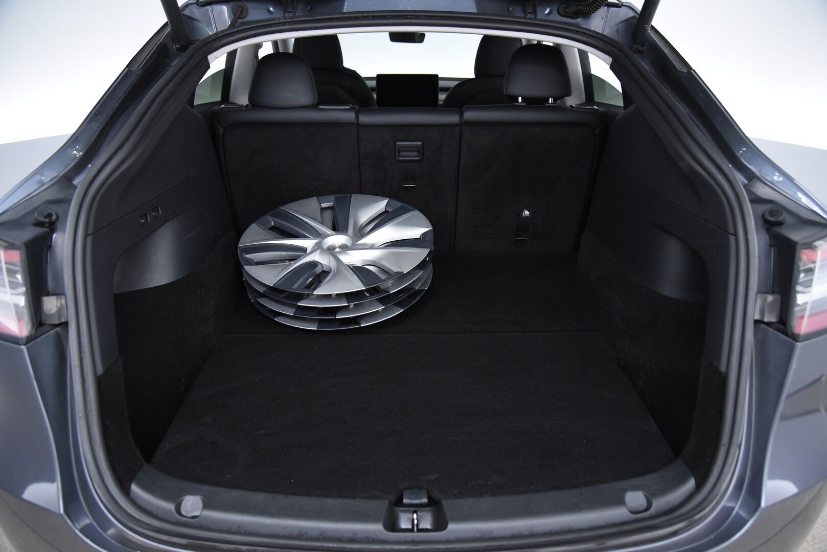 Tesla Model Y 2021 Long Range / EAP / Premium Audio / Adapt. vak / Matrix-LED / Lasikatto / Nahkasisuta - Lämpöpumppu vaihdettu! / P-Kamera / Parannettu Autopilootti