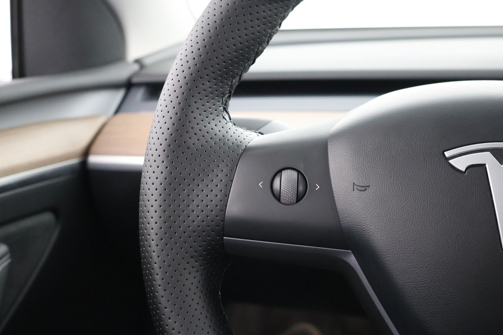 Tesla Model Y 2021 Long Range * EAP / Premium Audio / Adapt. vak / Matrix-LED / Lasikatto / Nahkasisusta * - Lämpöpumppu vaihdettu! / P-Kamera / Parannettu Autopilootti - HULLUT AVAJAISHULINAT KORKOTARJOUS 3,29 %