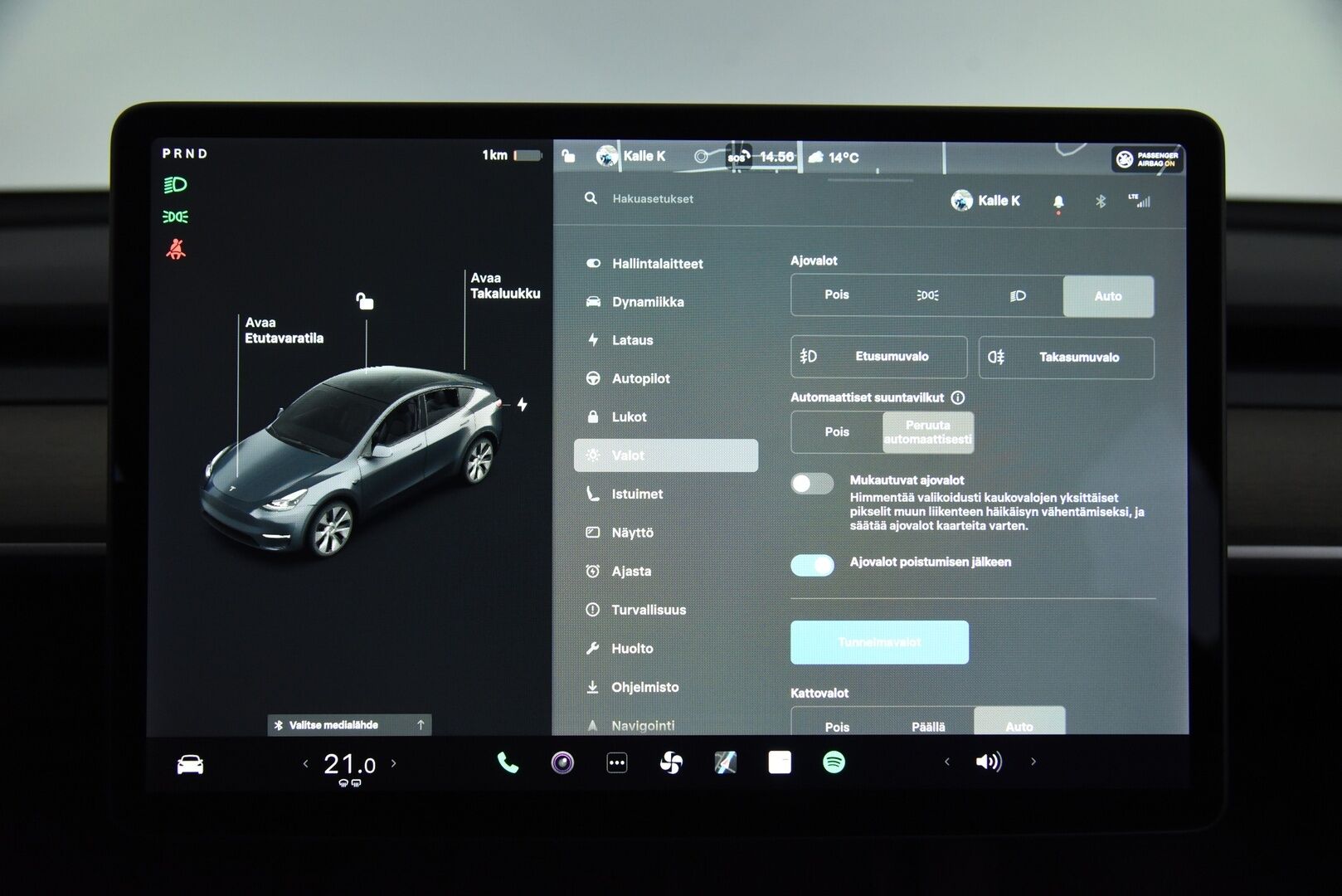 Tesla Model Y 2021 Long Range / EAP / Premium Audio / Adapt. vak / Matrix-LED / Lasikatto / Nahkasisuta - Lämpöpumppu vaihdettu! / P-Kamera / Parannettu Autopilootti