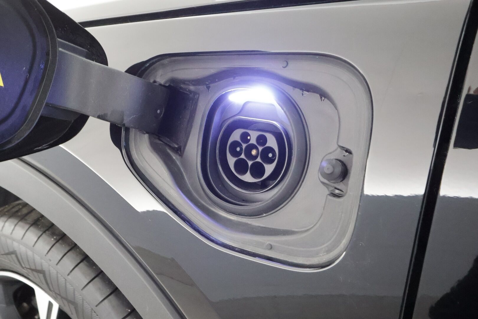 Volvo XC40 2022 T4 TwE Business Inscription Edition aut - | Webasto | Koukku | ACC | LED | P.Kamera | Sporttinahat | Kaistavahti | Keyless | Merkkihuollot | Kahdet renkaat | 1-om Suomi-auto | 