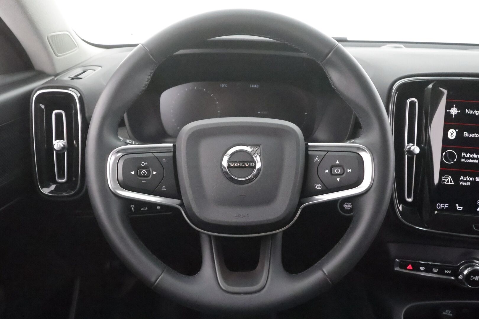 Volvo XC40 2022 T4 TwE Business Inscription Edition aut - | Webasto | Koukku | ACC | LED | P.Kamera | Sporttinahat | Kaistavahti | Keyless | Merkkihuollot | Kahdet renkaat | 1-om Suomi-auto | 