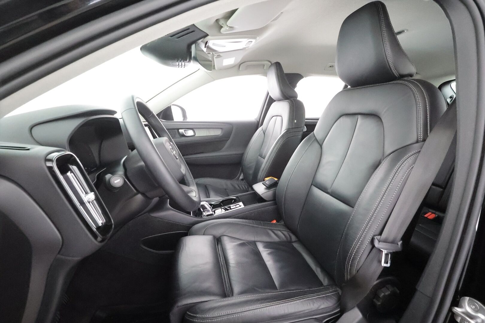 Volvo XC40 2022 T4 TwE Business Inscription Edition aut - | Webasto | Koukku | ACC | LED | P.Kamera | Sporttinahat | Kaistavahti | Keyless | Merkkihuollot | Kahdet renkaat | 1-om Suomi-auto | 