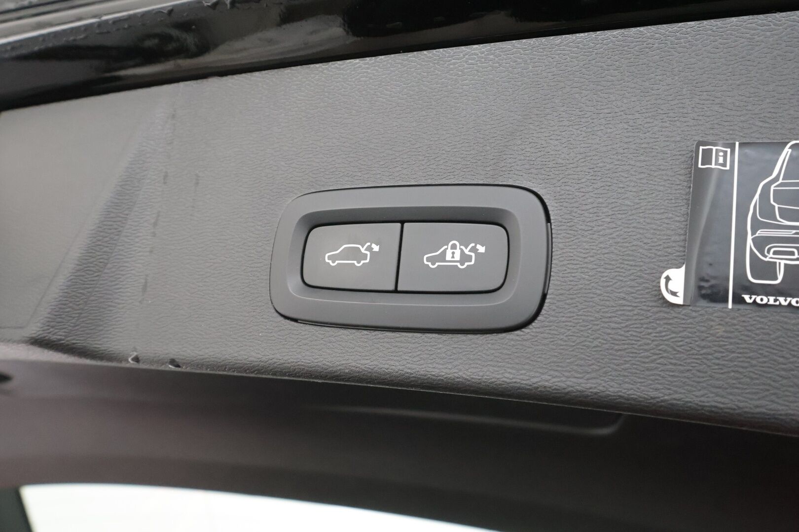 Volvo XC40 2022 T4 TwE Business Inscription Edition aut - | Webasto | Koukku | ACC | LED | P.Kamera | Sporttinahat | Kaistavahti | Keyless | Merkkihuollot | Kahdet renkaat | 1-om Suomi-auto | 