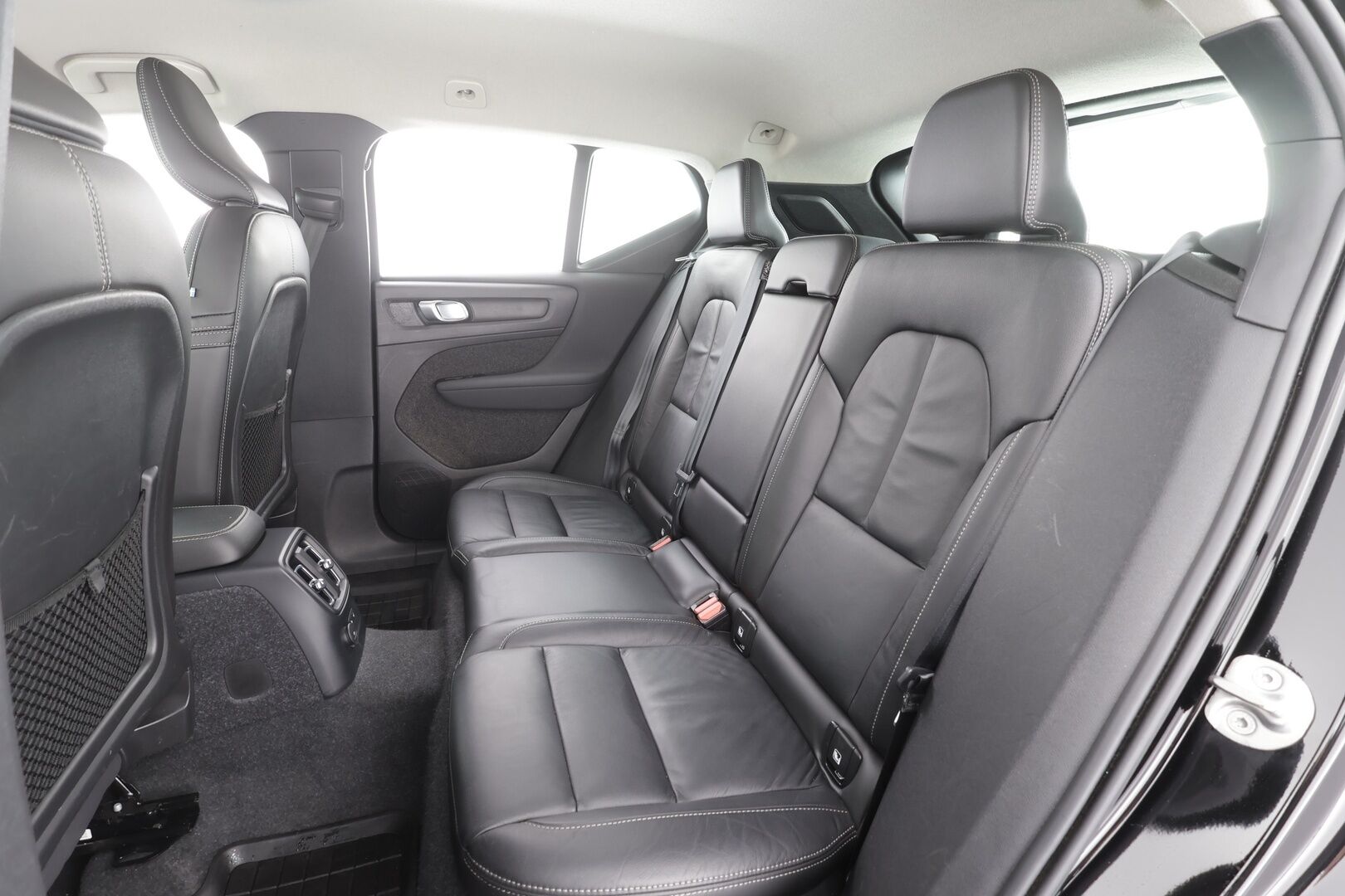 Volvo XC40 2022 T4 TwE Business Inscription Edition aut - | Webasto | Koukku | ACC | LED | P.Kamera | Sporttinahat | Kaistavahti | Keyless | Merkkihuollot | Kahdet renkaat | 1-om Suomi-auto | 